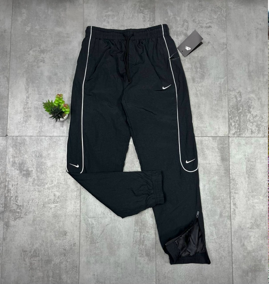 nike swoosh,nike sportswear swoosh,спортивные штаны nike,спортивные костюмы nike,nike nike