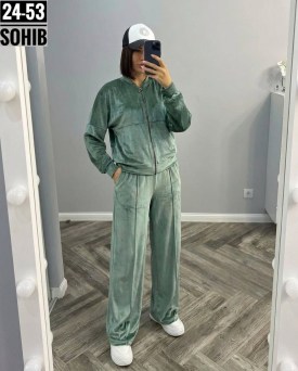 Костюм