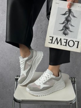 Кроссовки