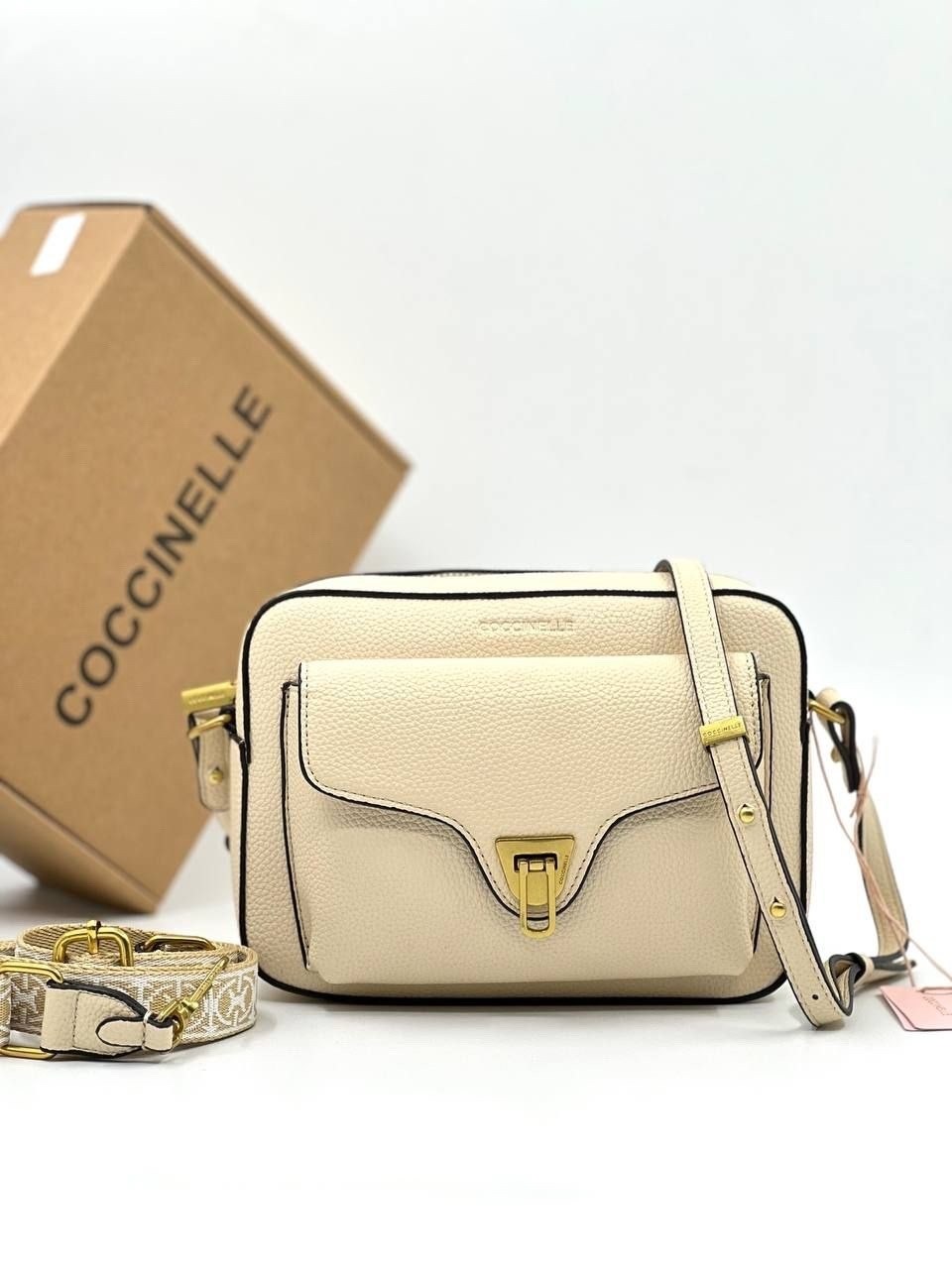 coccinelle сумка,сумка через плечо coccinelle beat,сумка через плечо coccinelle,сумка женская coccinelle,сумка coccinelle beat soft mini пурпурный