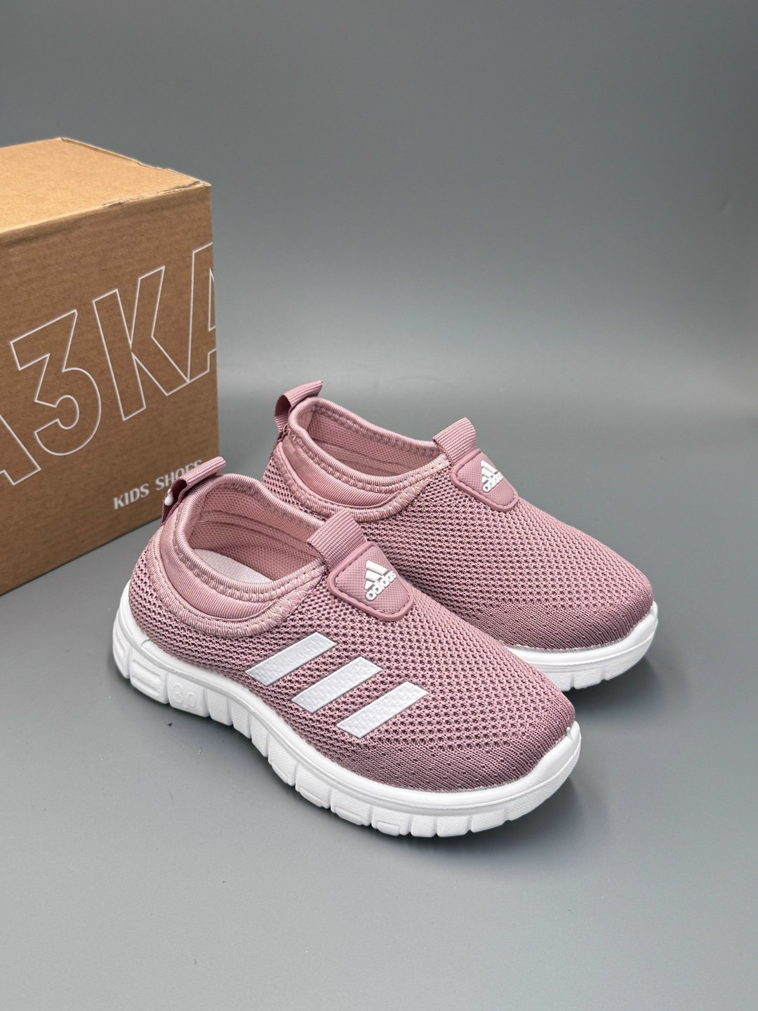 ,спортивная ,adidas кроссовки,кроссовки,кроссовка