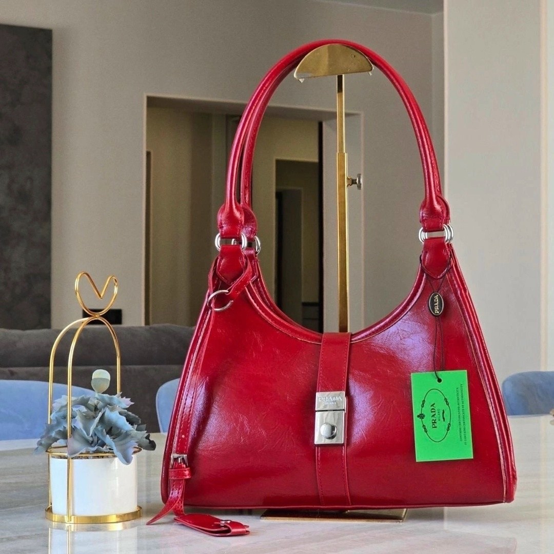 сумка женская prada,сумка черный,женская сумка,сумка,сумка-тоут prada среднего размера из кожи черный