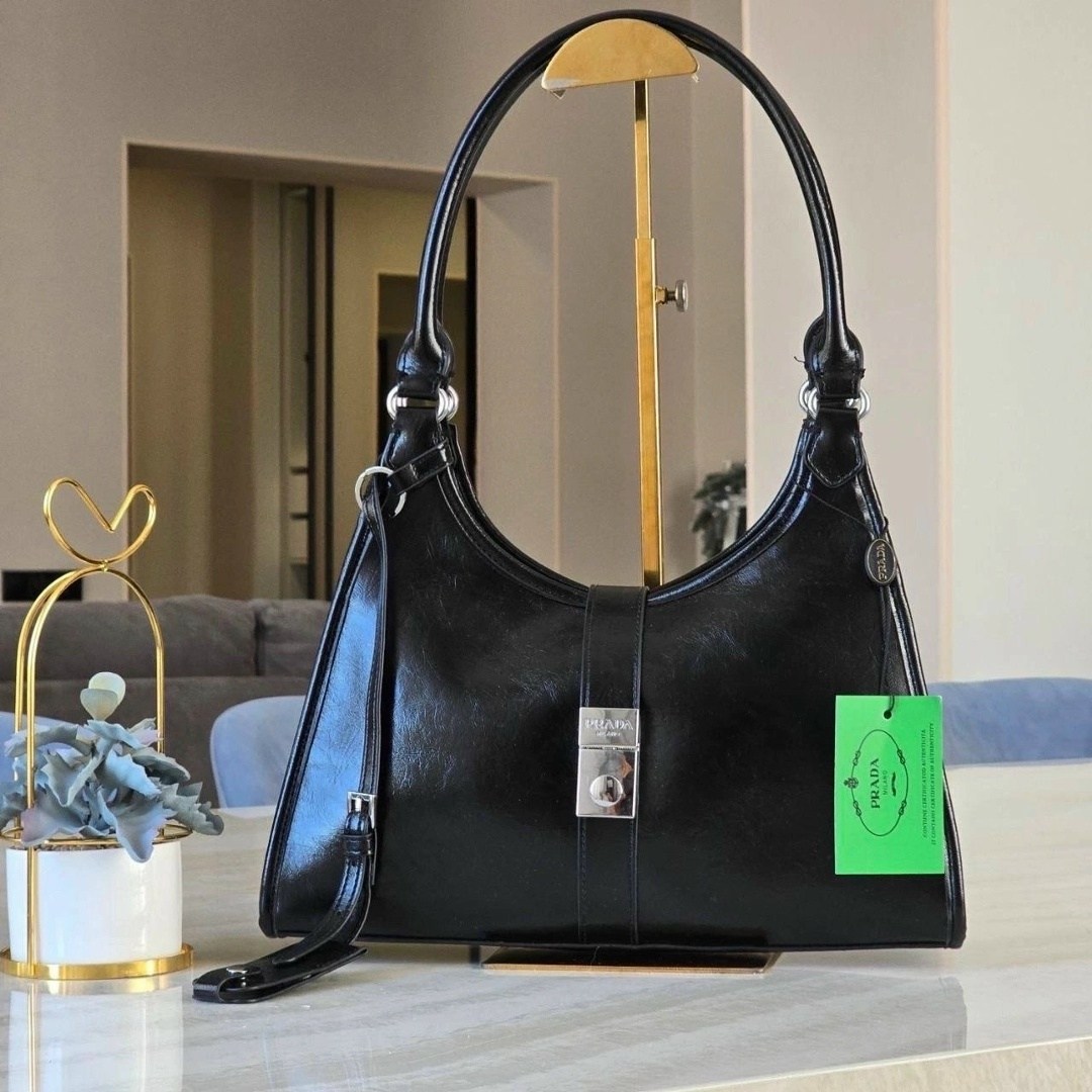 сумка женская prada,сумка черный,женская сумка,сумка,сумка-тоут prada среднего размера из кожи черный