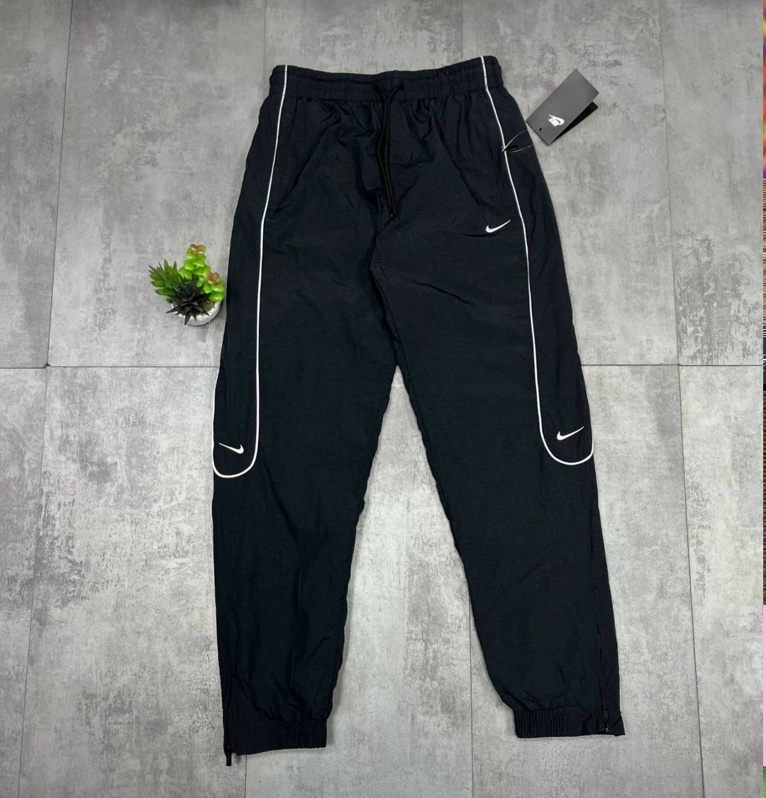 nike swoosh,nike sportswear swoosh,спортивные штаны nike,спортивные костюмы nike,nike nike