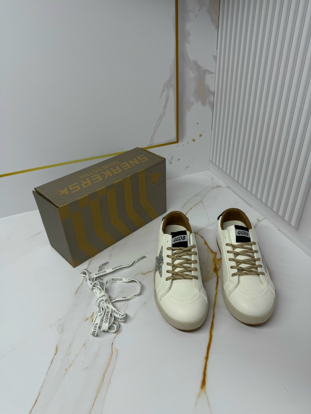 ,кроссовки golden goose,кеды golden goose,женские кроссовки,golden goose super star
