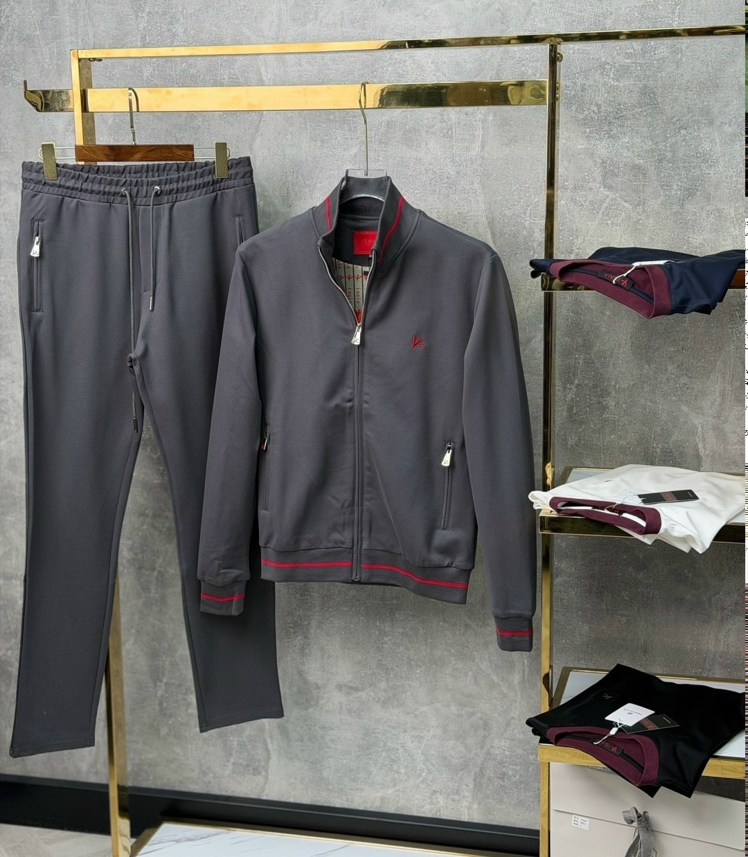 спортивный костюм kiton,спортивные костюмы мужские,спортивный костюм tommy hilfiger,спортивный костюм прада мужской,спортивные костюм