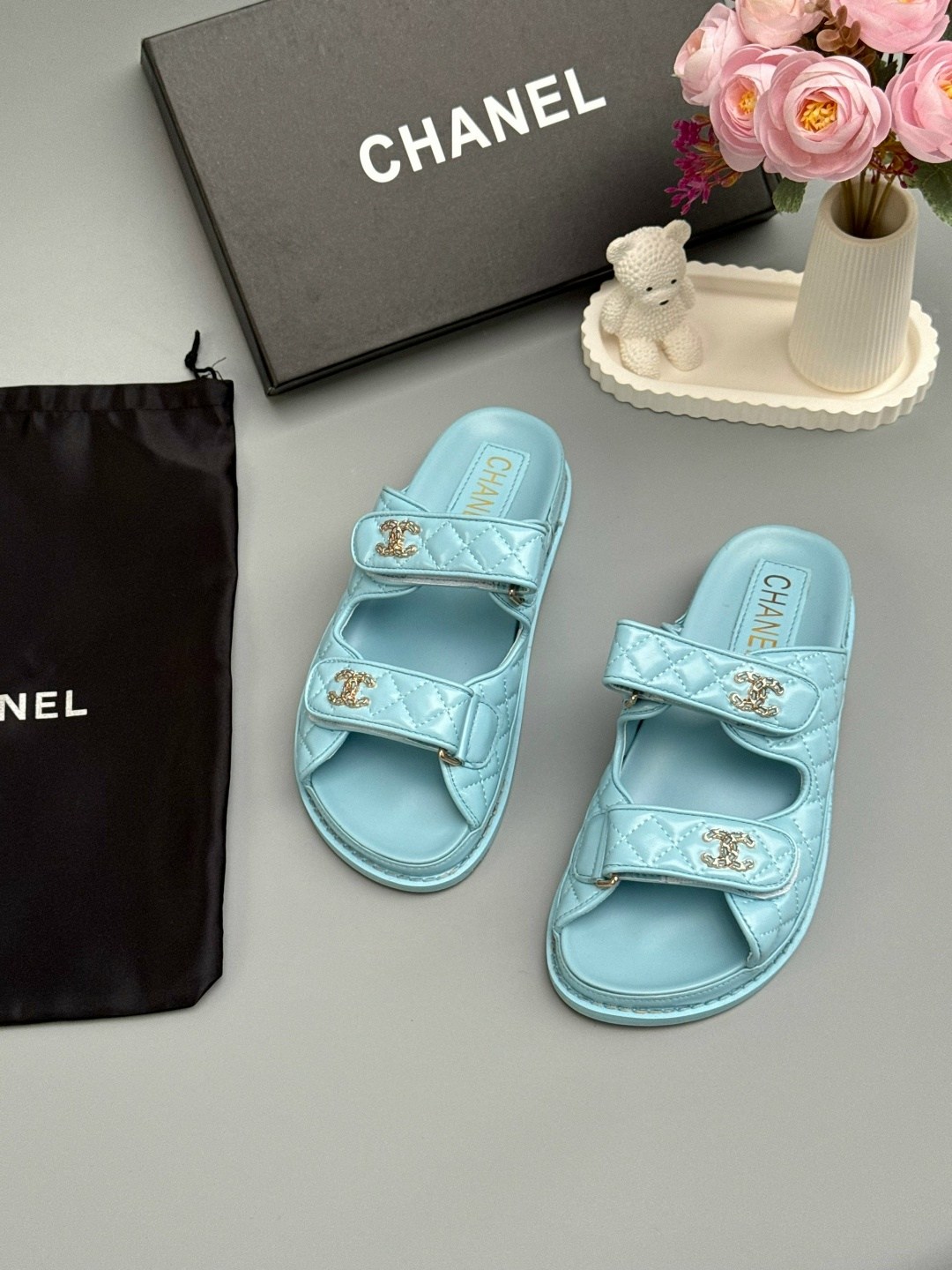 сандалии chanel,шлепанцы chanel,босоножки chanel,chanel шлепанцы женские,шлепанцы женские chanel a123581 розовые