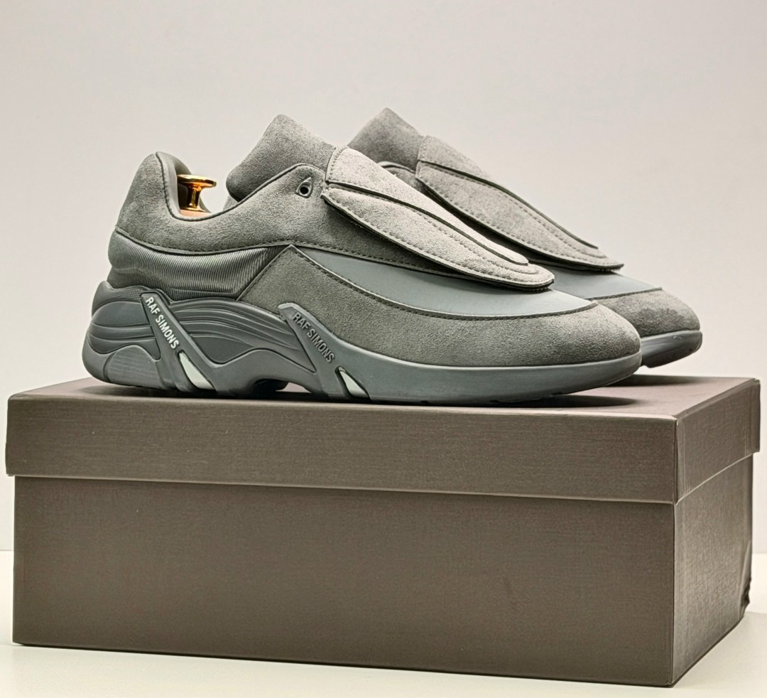 кроссовки raf simons antei,кроссовки raf simons,кроссовки raf simons cylon 21,raf simons черные замшевые низкие кроссовки,raf simons sneakers antei oversized suede runner