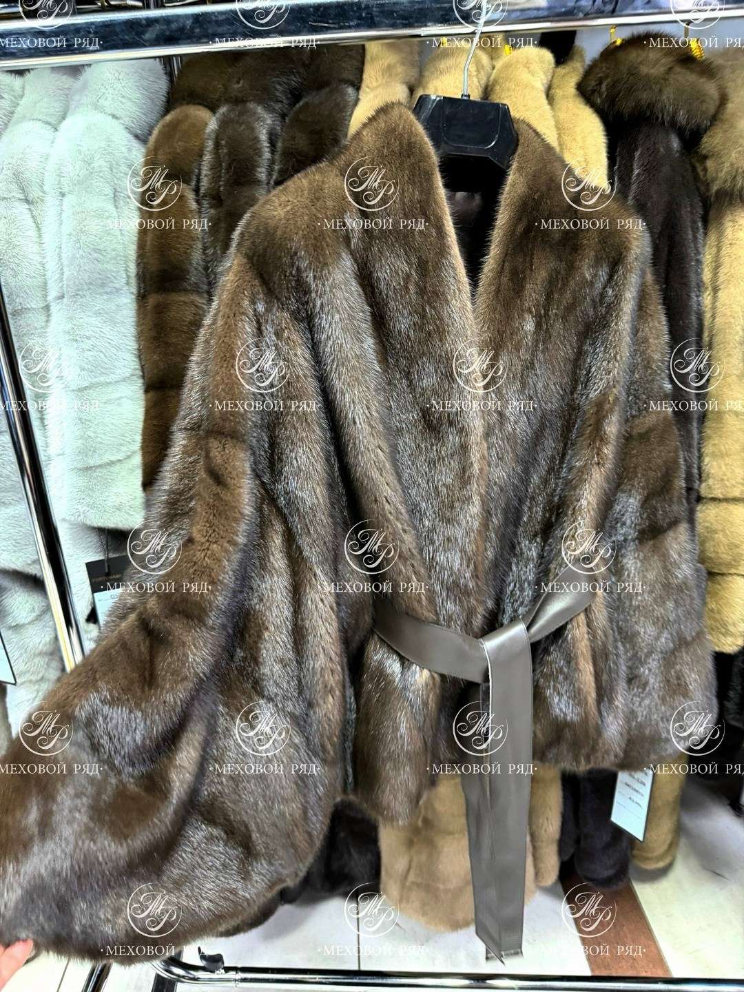 шуба норковая,короткая норковая шуба с поясом,короткая норковая шуба,шуба,шуба летучая мышь