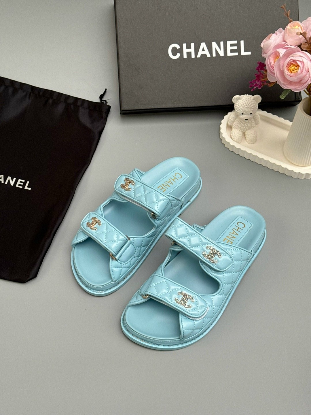 сандалии chanel,шлепанцы chanel,босоножки chanel,chanel шлепанцы женские,шлепанцы женские chanel a123581 розовые