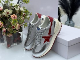 Кроссовки