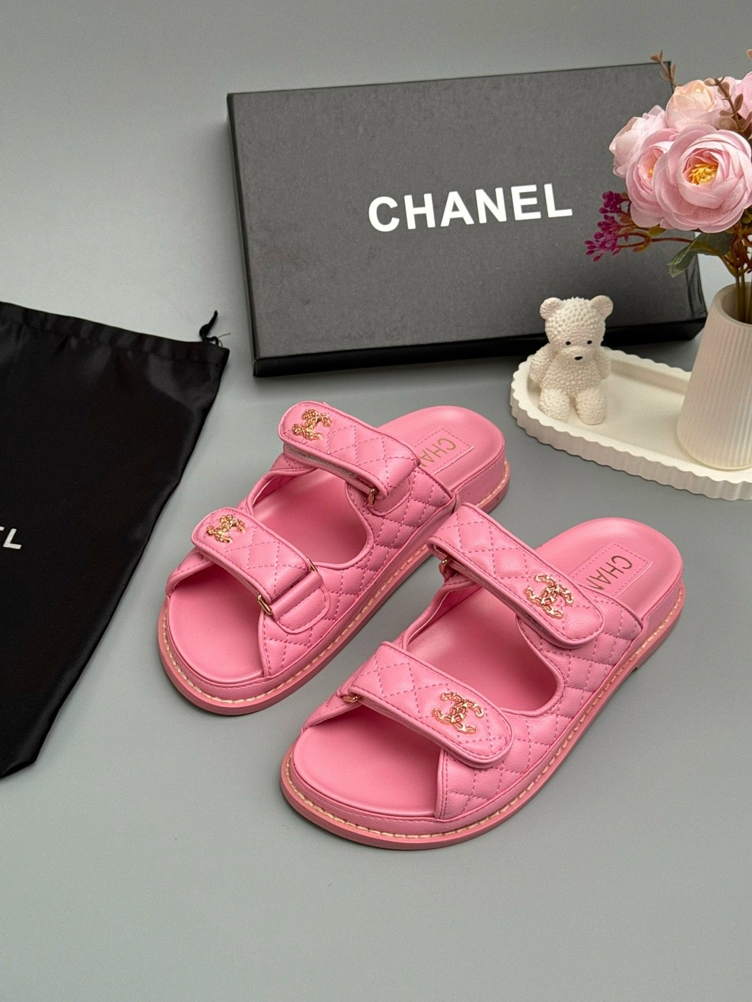 сандалии chanel,шлепанцы chanel,босоножки chanel,chanel шлепанцы женские,шлепанцы женские chanel a123581 розовые