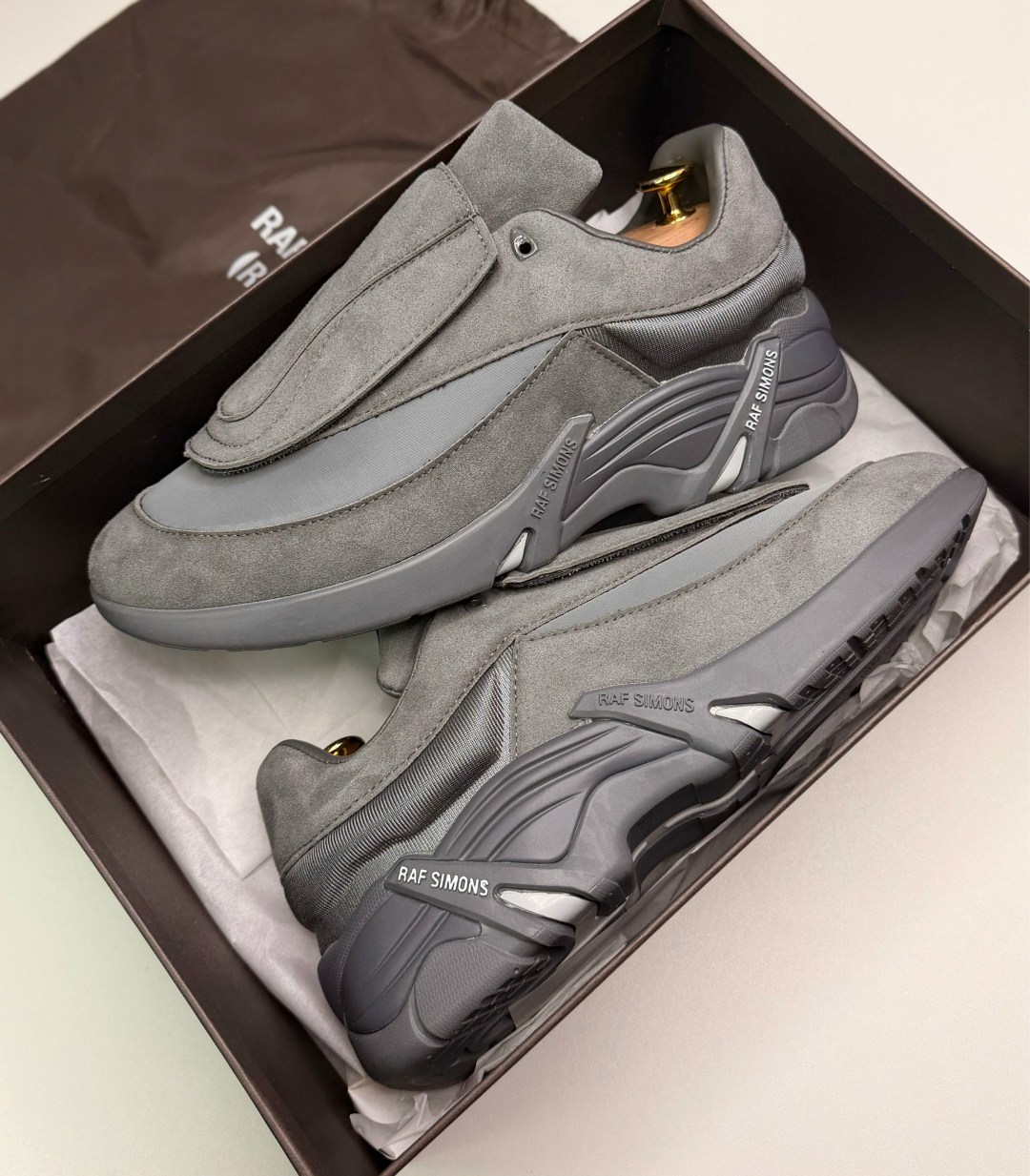 кроссовки raf simons antei,кроссовки raf simons,кроссовки raf simons cylon 21,raf simons черные замшевые низкие кроссовки,raf simons sneakers antei oversized suede runner