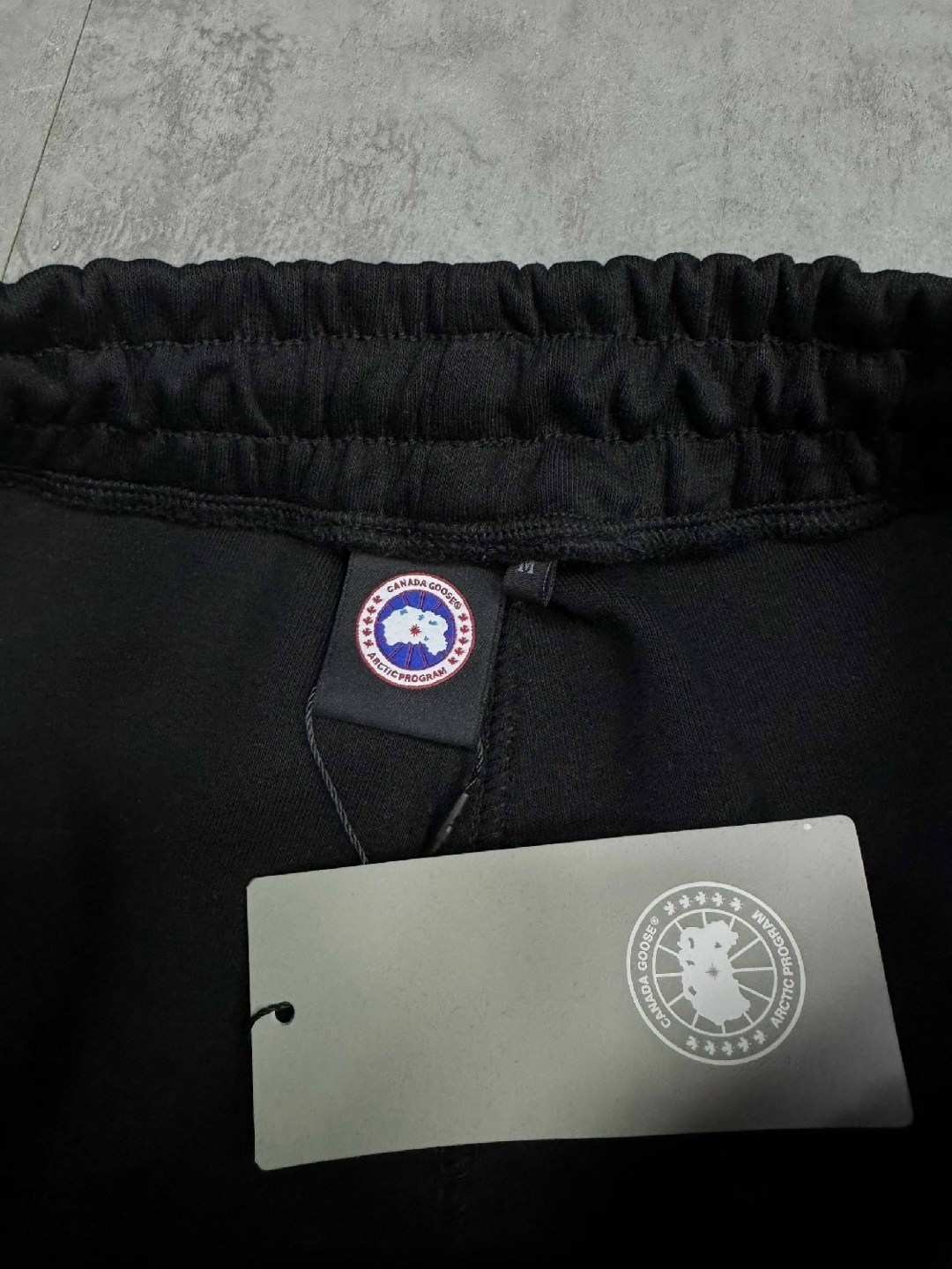 спортивные костюм,брюки спортивные canada goose,мускока спортивные штаны canada goose,спортивные костюмы мужские,canada goose expedition clothing outfitters