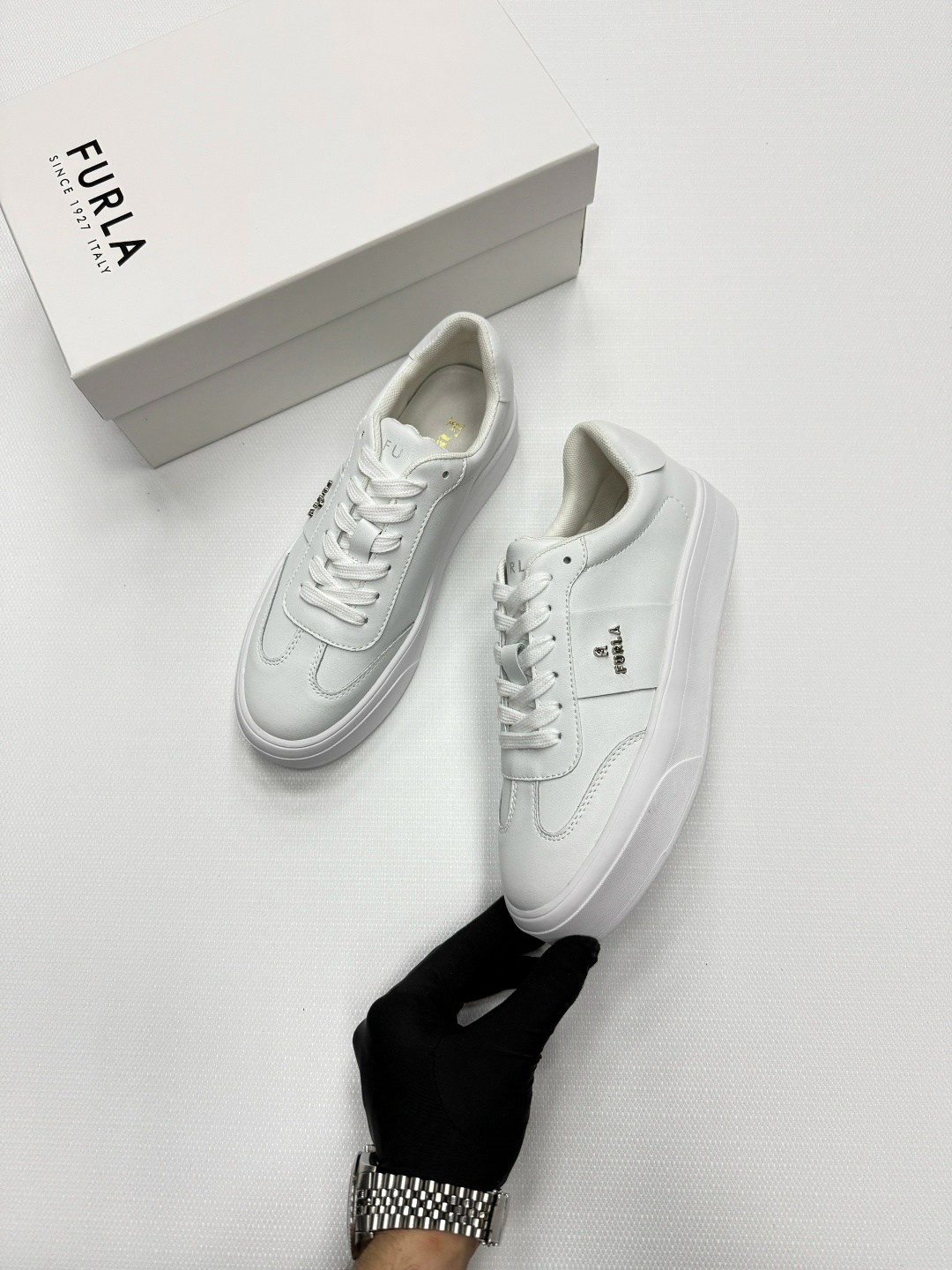 ,кеды женски,кеды фурла женские,кеды prada,кеды прада милано