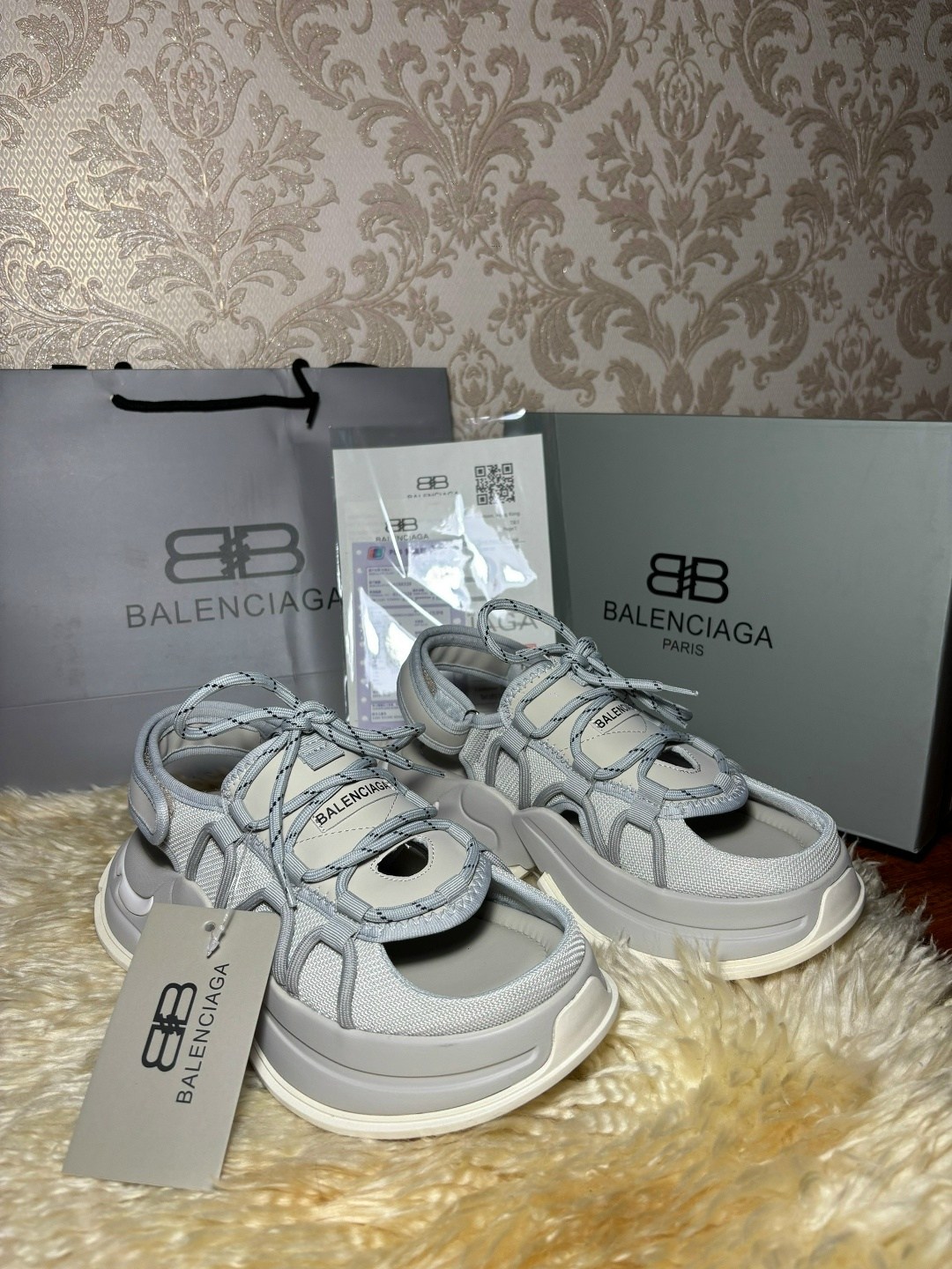 кроссовки женские balenciaga,кроссовки баленсиага 3xl balenciaga 566662218,кроссовки balenciaga,сандалии balenciaga,босоножки balenciaga