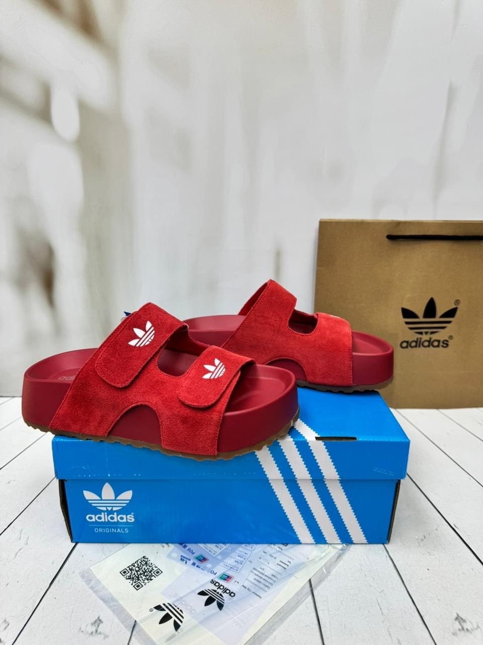 adidas originals adilette lite,сандалии adidas,сланцы adidas,adidas originals adilette,шлепанцы adidas adilette