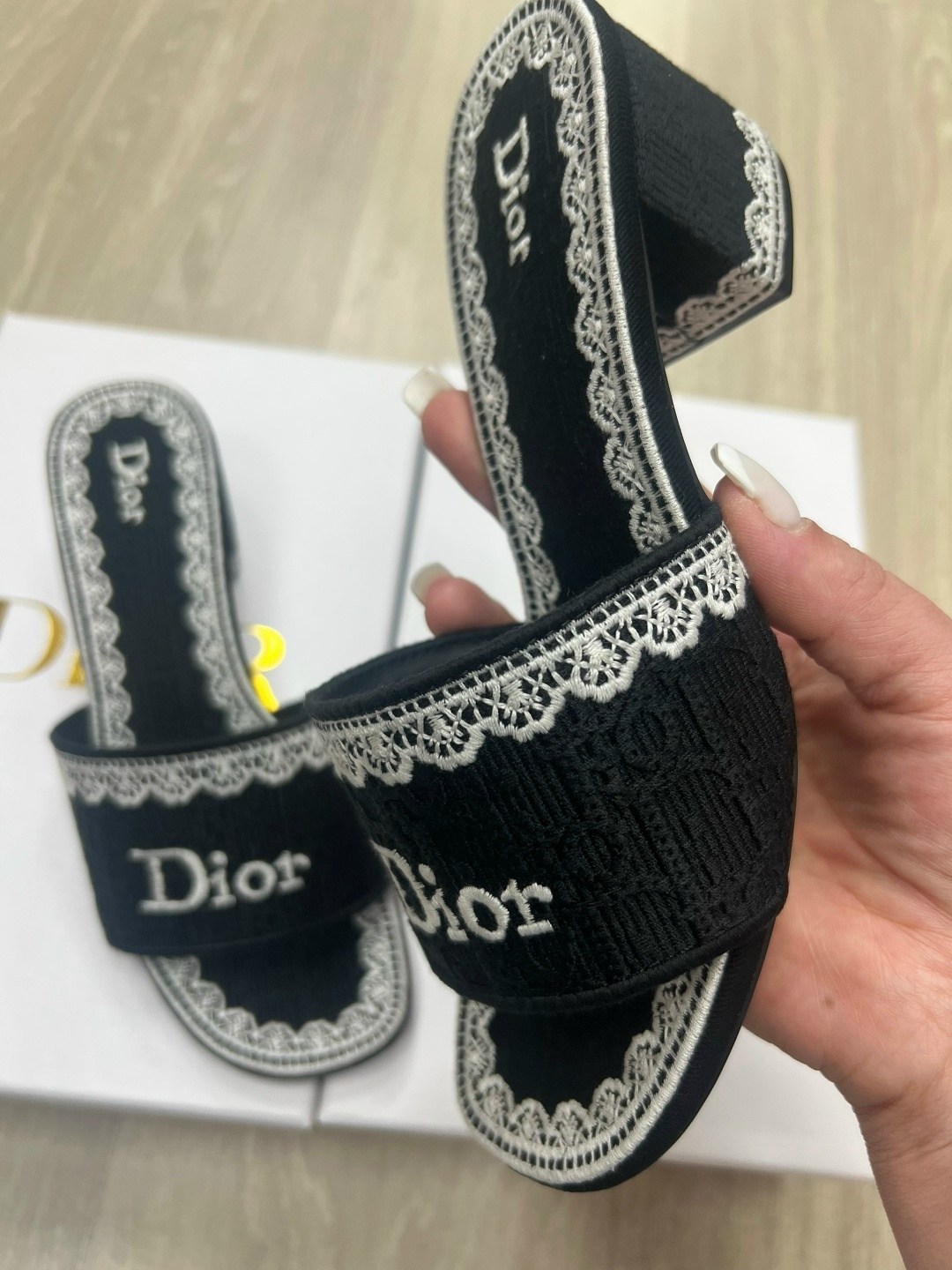 босоножки christian dior,шлепки диор,босоножки диор,шлепанцы кристиан диор,dior dway шлепанцы