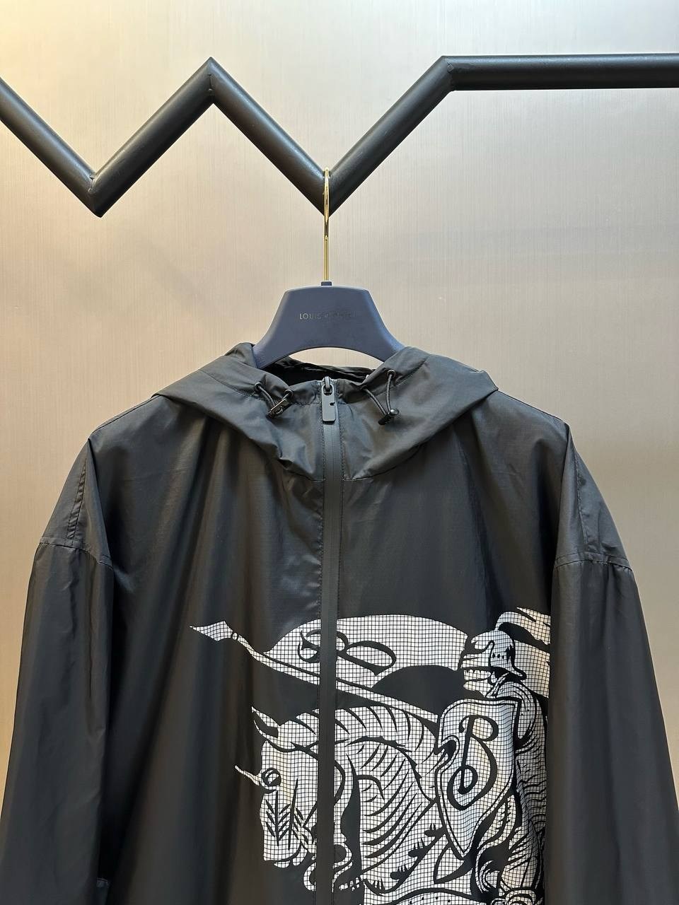 ветровка burberry,демисезонная куртка,повседневная куртка,куртка с принтом,куртка