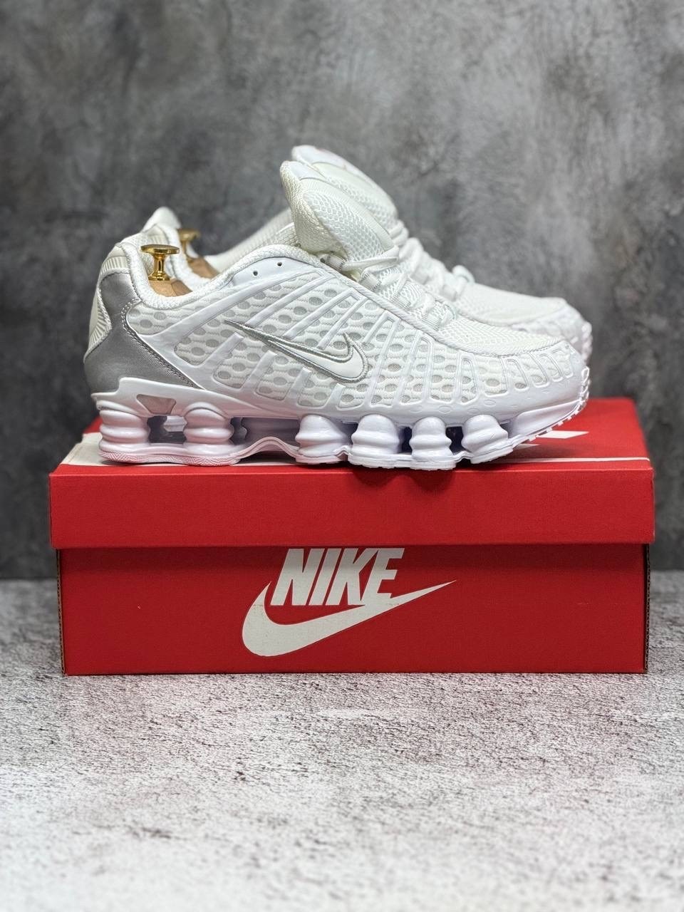 nike shox tl white metallic silver,кроссовки,кроссовки nike shox tl,кроссовки nike shox white,кроссовки nike