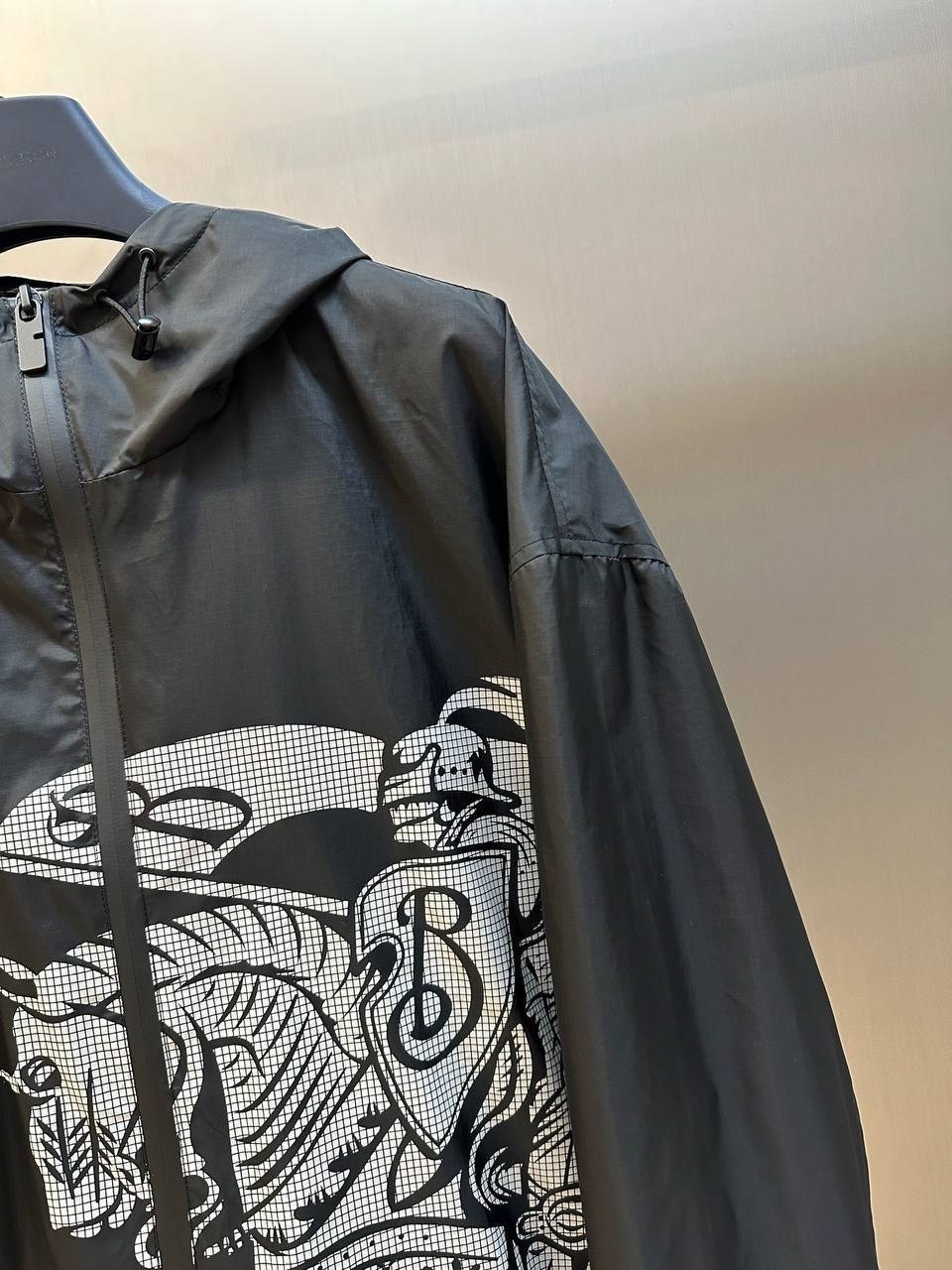 ветровка burberry,демисезонная куртка,повседневная куртка,куртка с принтом,куртка