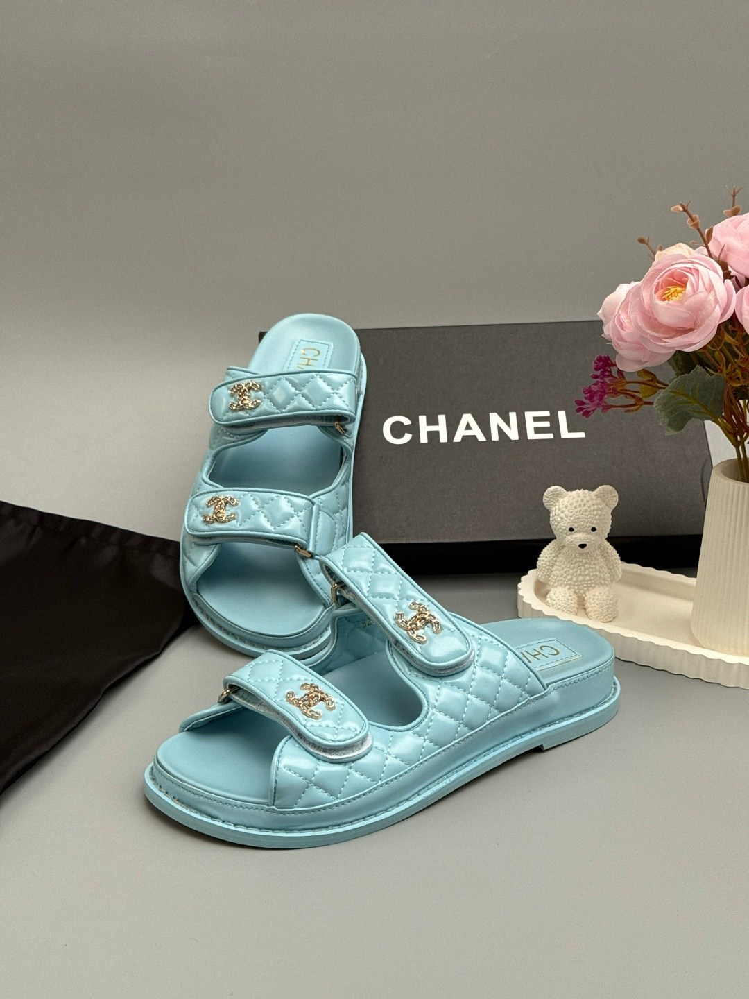 сандалии chanel,шлепанцы chanel,босоножки chanel,chanel шлепанцы женские,шлепанцы женские chanel a123581 розовые