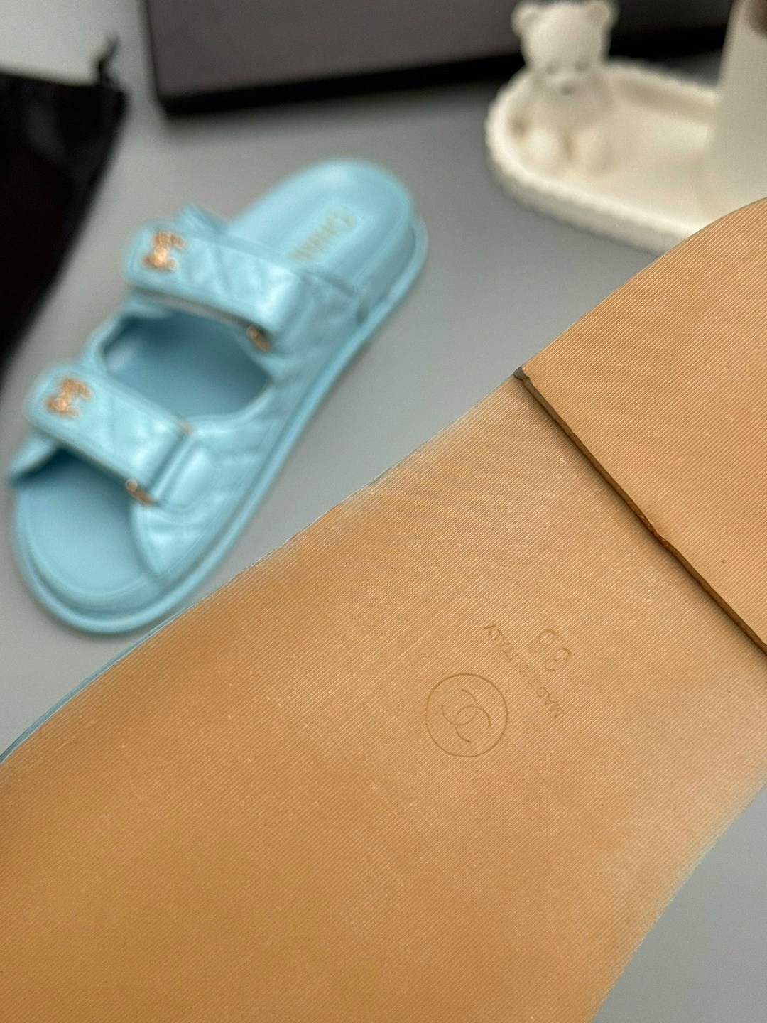 сандалии chanel,шлепанцы chanel,босоножки chanel,chanel шлепанцы женские,шлепанцы женские chanel a123581 розовые