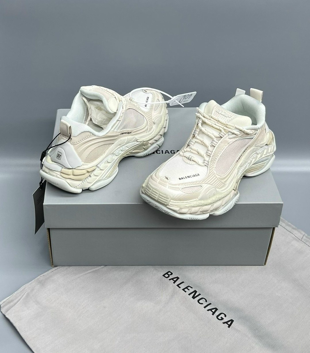 кроссовки balenciaga женские,кроссовки balenciaga,кроссовки balenciaga женские balenciaga цвет белый,кроссовки 3xl sneaker массивные на шнуровке balenciaga,balenciaga кроссовки track balenciaga цвет б