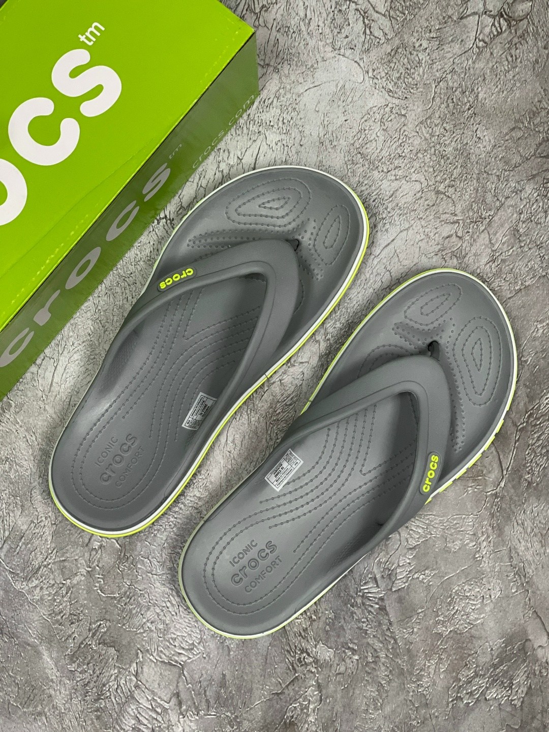 шлепанцы crocs,crocs bayaband flip,шлепанцы crocs bayaband flip,сланцы crocs,crocs iconic comfort мужские