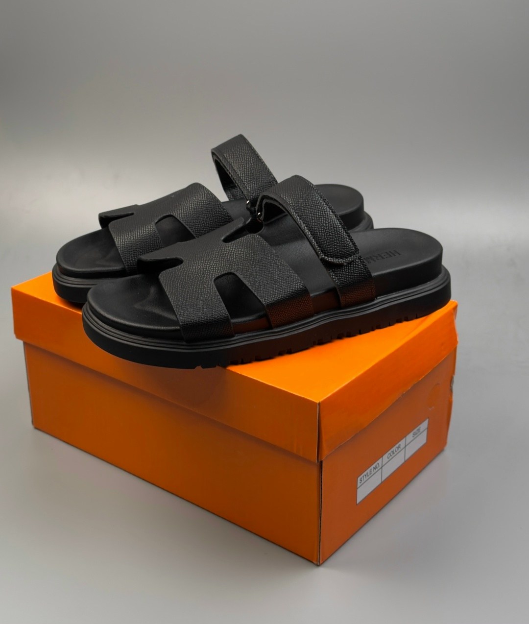 мужские шлепки эрмес,шлепанцы hermes,hermes шлепки мужские,шлепанцы hermes мужские,мужские сандалии