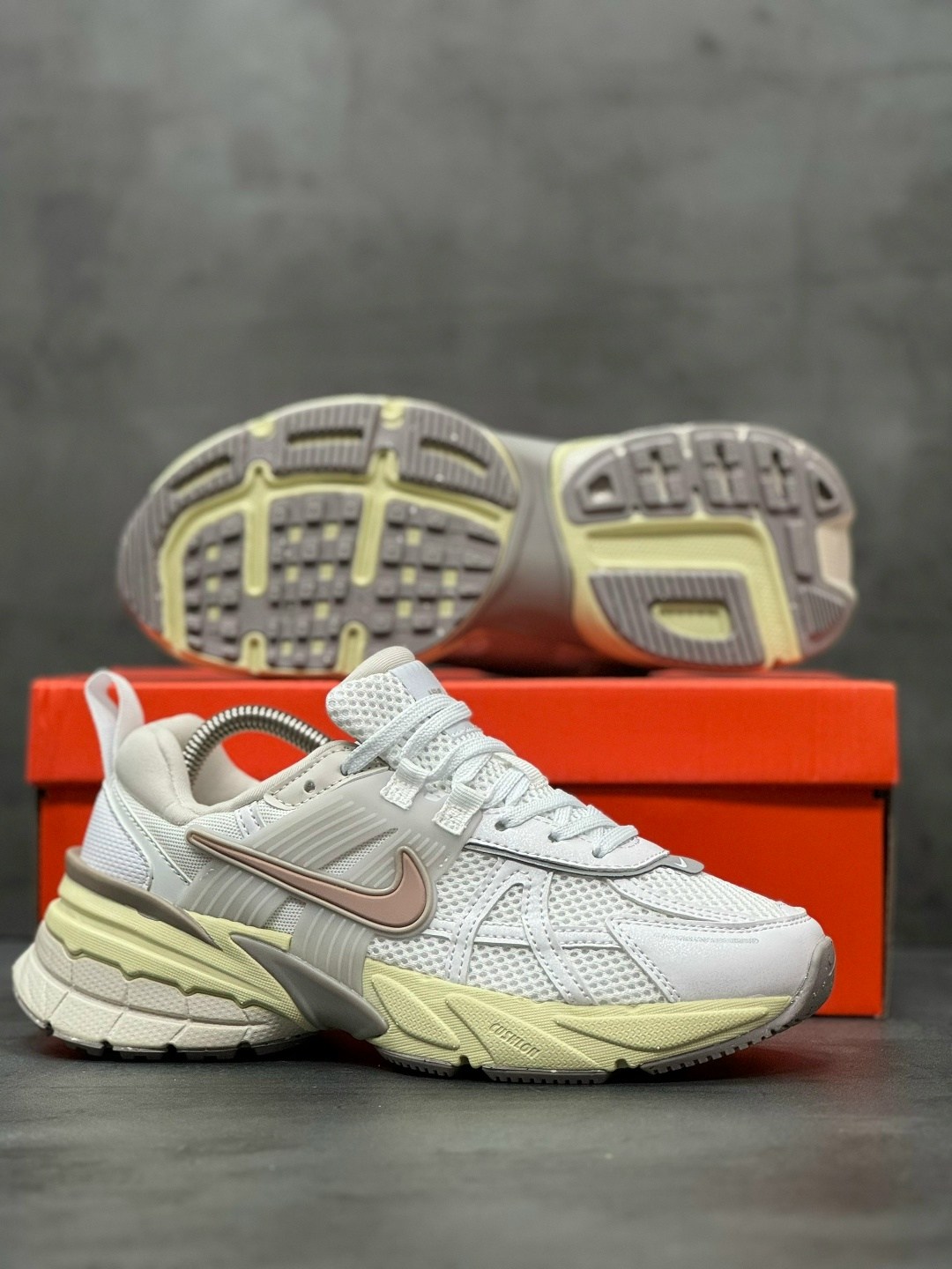 кроссовки nike,кроссовки nike v 2 k run,женские кроссовки nike,кроссовки,кроссовки nike v2k run