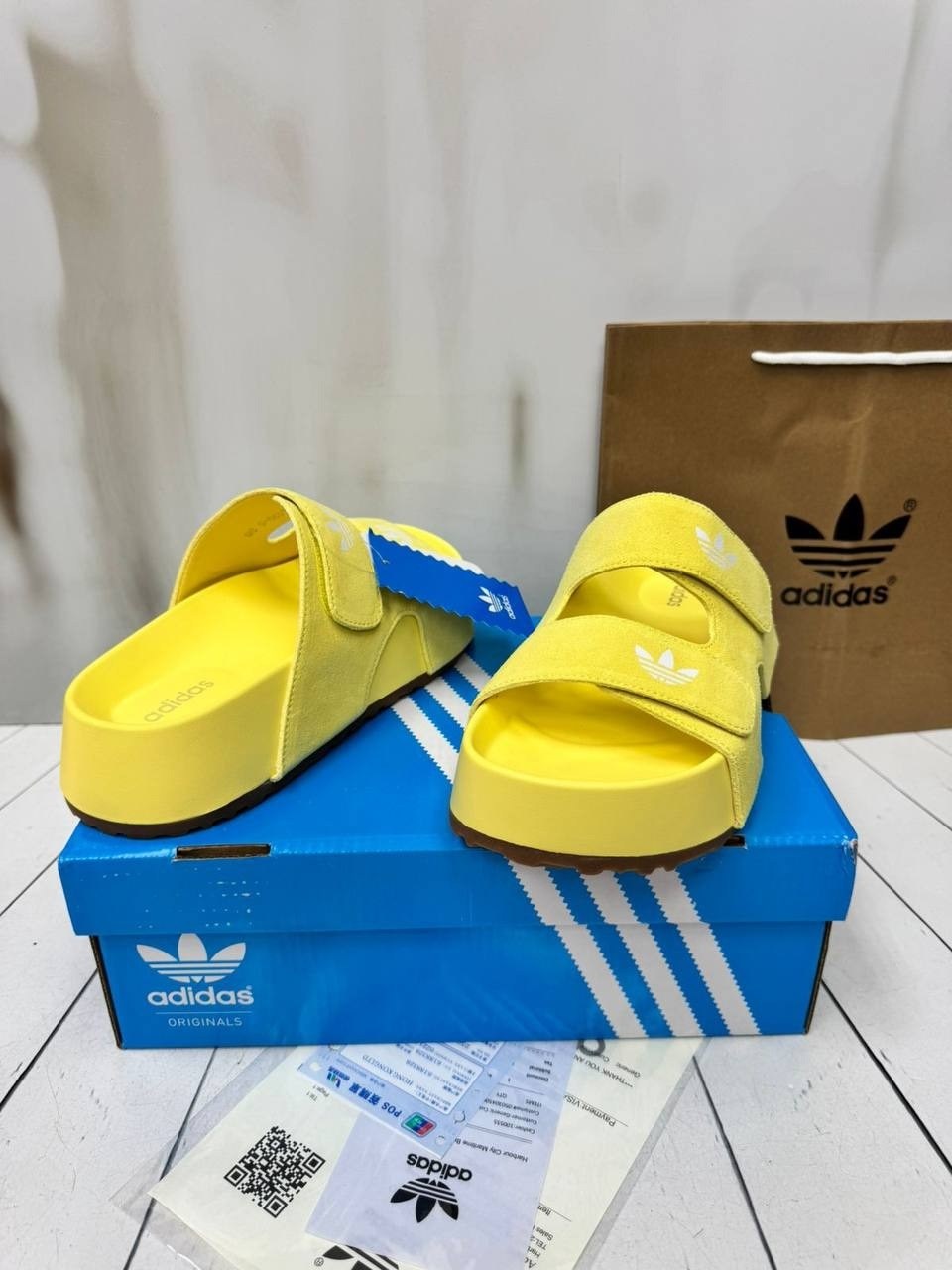 adidas originals adilette,adidas originals adilette lite,женские пляжные сандалии adidas originals adilette,сандалии adidas,шлепанцы adidas