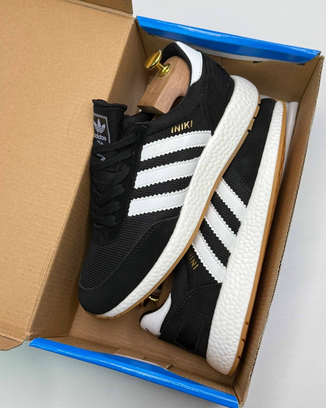 кроссовки adidas,кроссовки мужские adidas,,кроссовки adidas iniki,кроссовки адидас