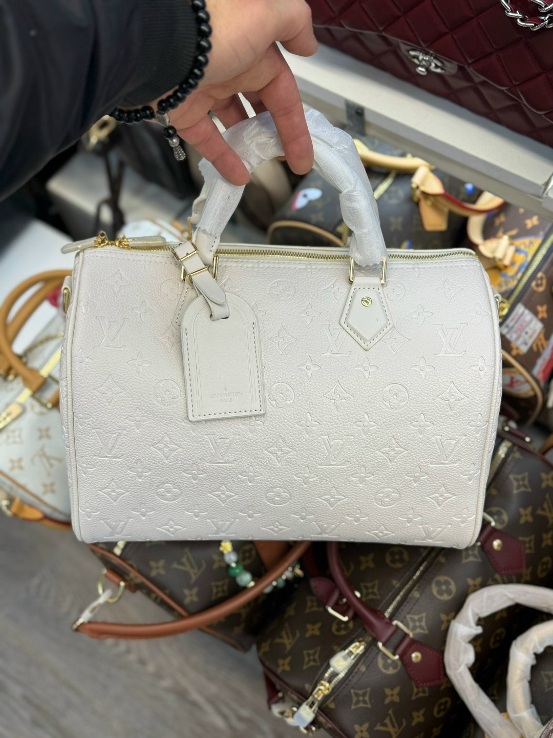 классическая сумка speedy louis vuitton с монограммой,сумка женская louis vuitton,сумка louis vuitton,сумка луи виттон женская,louis vuitton модная сумка с замком