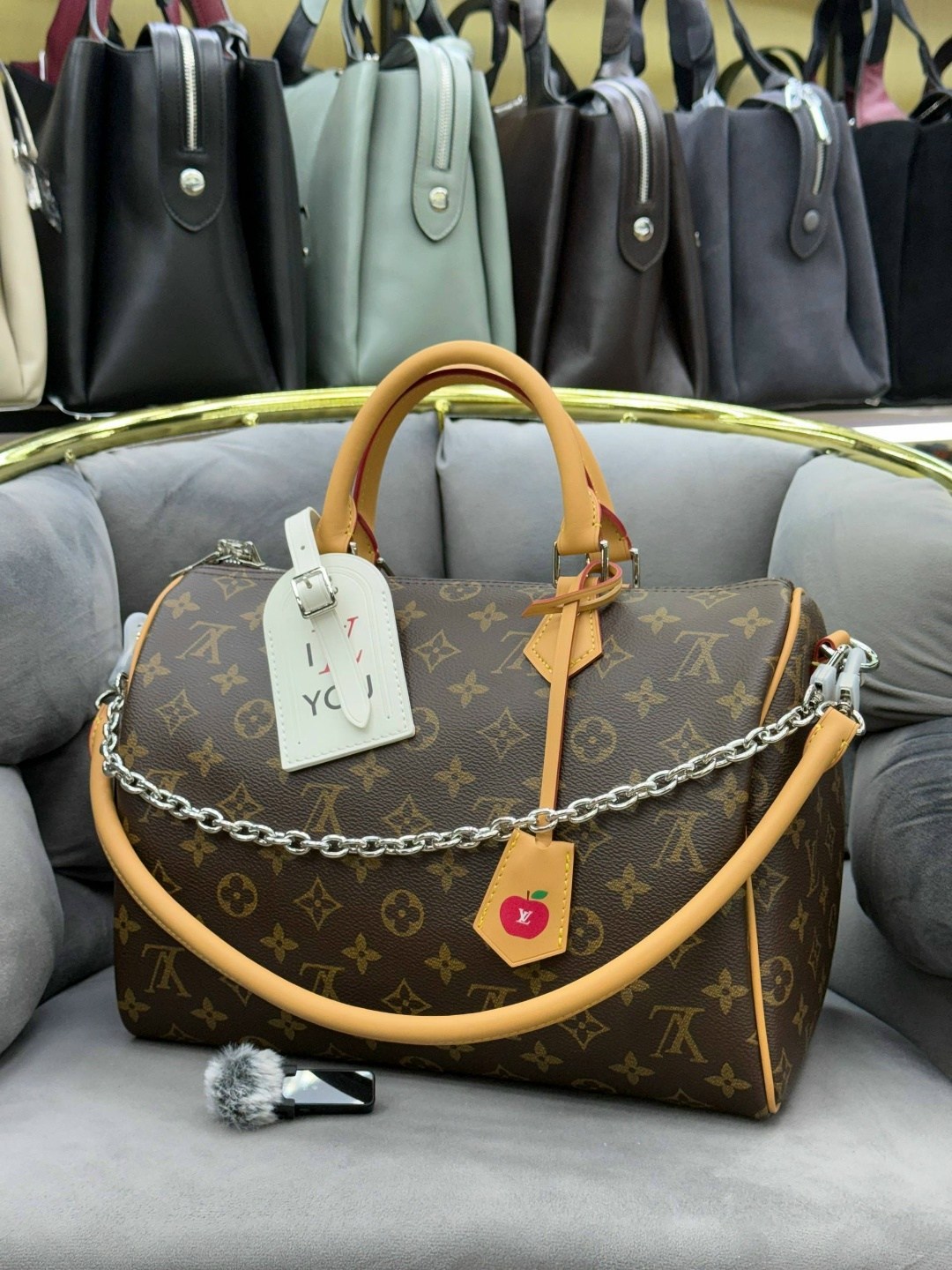 классическая сумка speedy louis vuitton с монограммой,сумка женская louis vuitton,сумка louis vuitton,сумка луи виттон женская,louis vuitton модная сумка с замком