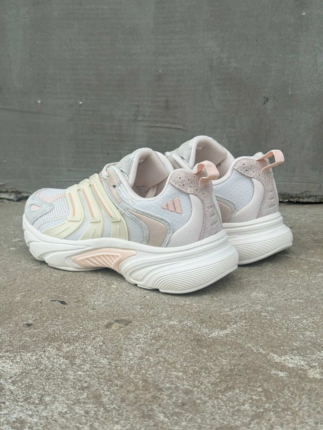 кроссовки женские adidas,кроссовки adidas,женские кроссовки,кроссовки,кроссовки adidas originals response cl gx2505