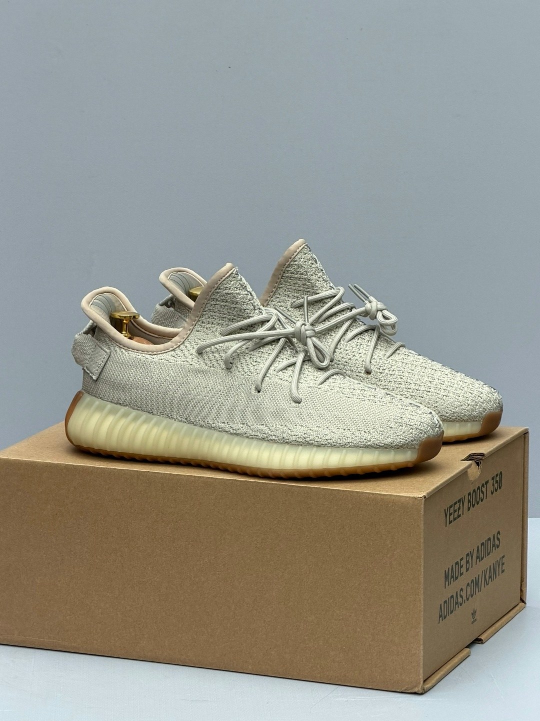 adidas yeezy boost 350 v 2,adidas yeezy boost 350,yeezy boost 350 v 2,adidas yeezy boost 350 v2 light gy3438,adidas yeezy boost 350 v2 butter