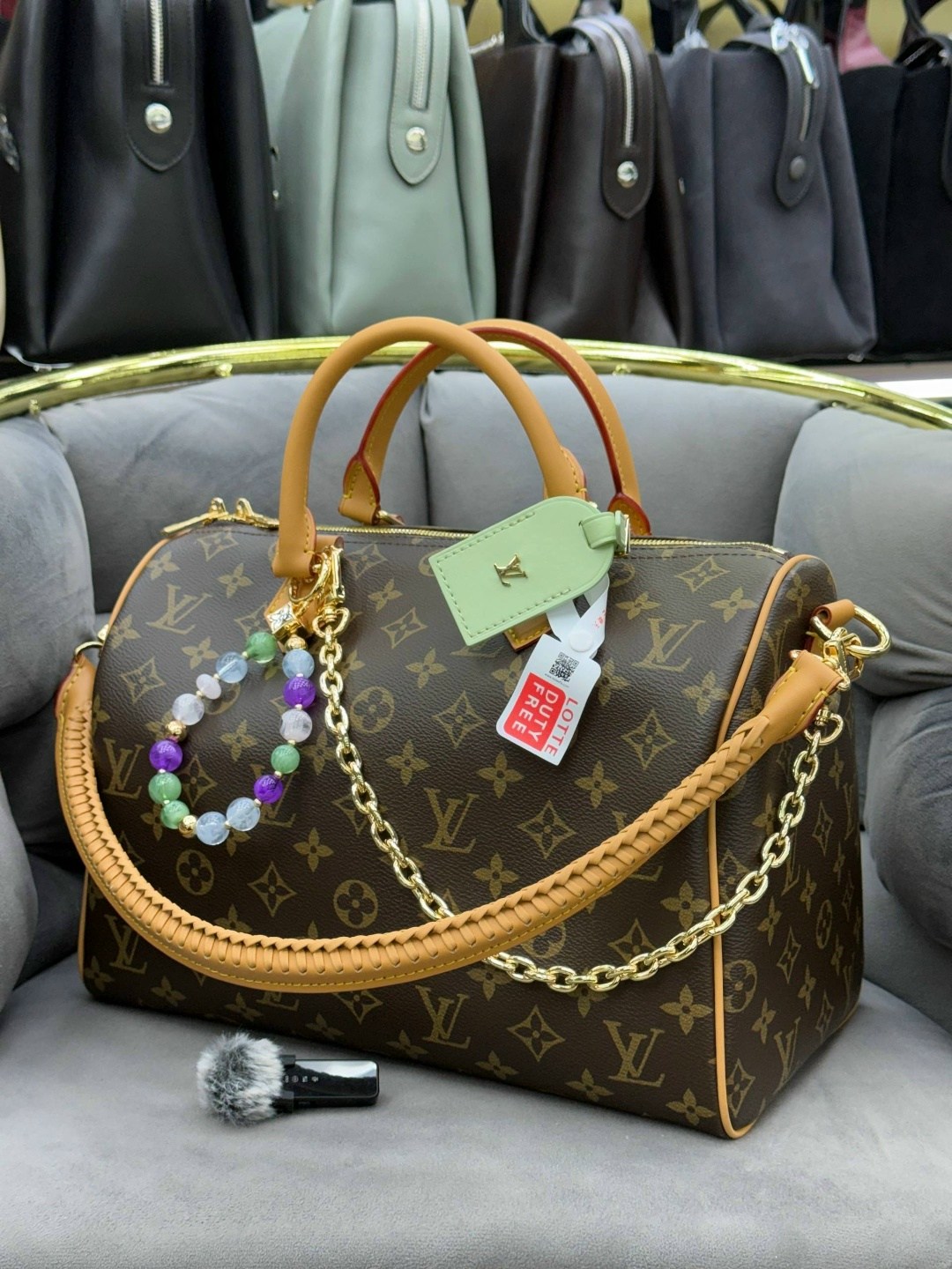классическая сумка speedy louis vuitton с монограммой,сумка женская louis vuitton,сумка louis vuitton,сумка луи виттон женская,louis vuitton модная сумка с замком