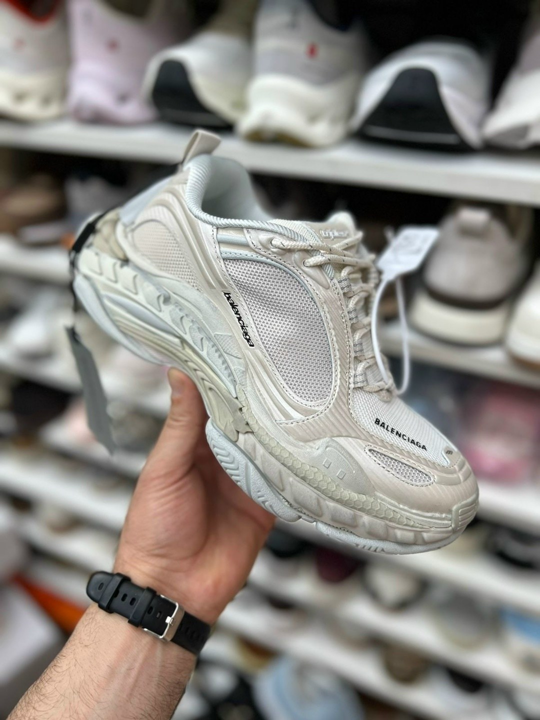 кроссовки balenciaga женские,кроссовки balenciaga,кроссовки balenciaga женские balenciaga цвет белый,кроссовки 3xl sneaker массивные на шнуровке balenciaga,balenciaga кроссовки track balenciaga цвет б