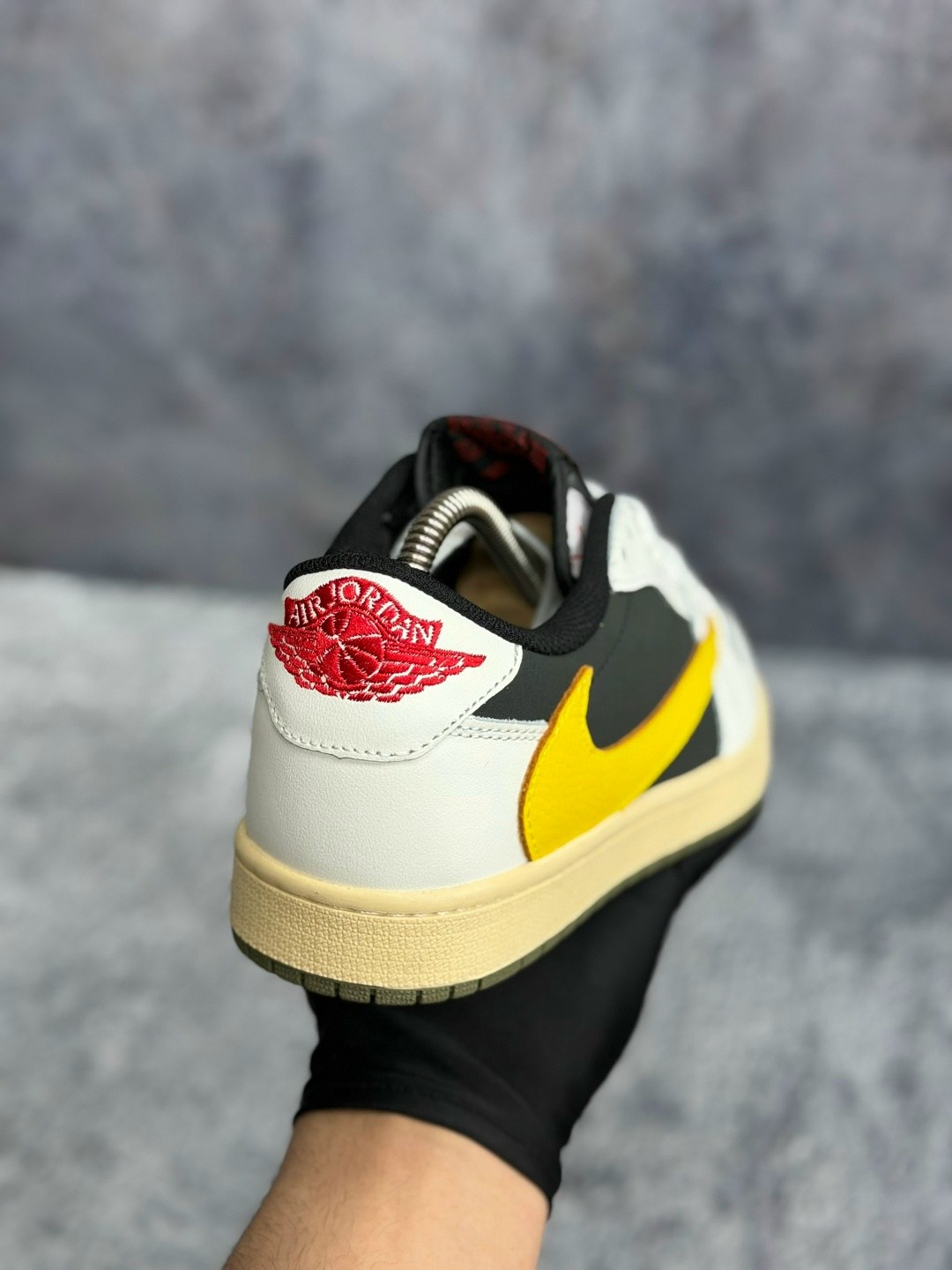 кроссовки nike air jordan 1 low x travis scott,кроссовки nike travis scott air jordan 1 low,кроссовки nike air jordan 1 travis scott,travis scott x air jordan 1 low og,кроссовки
