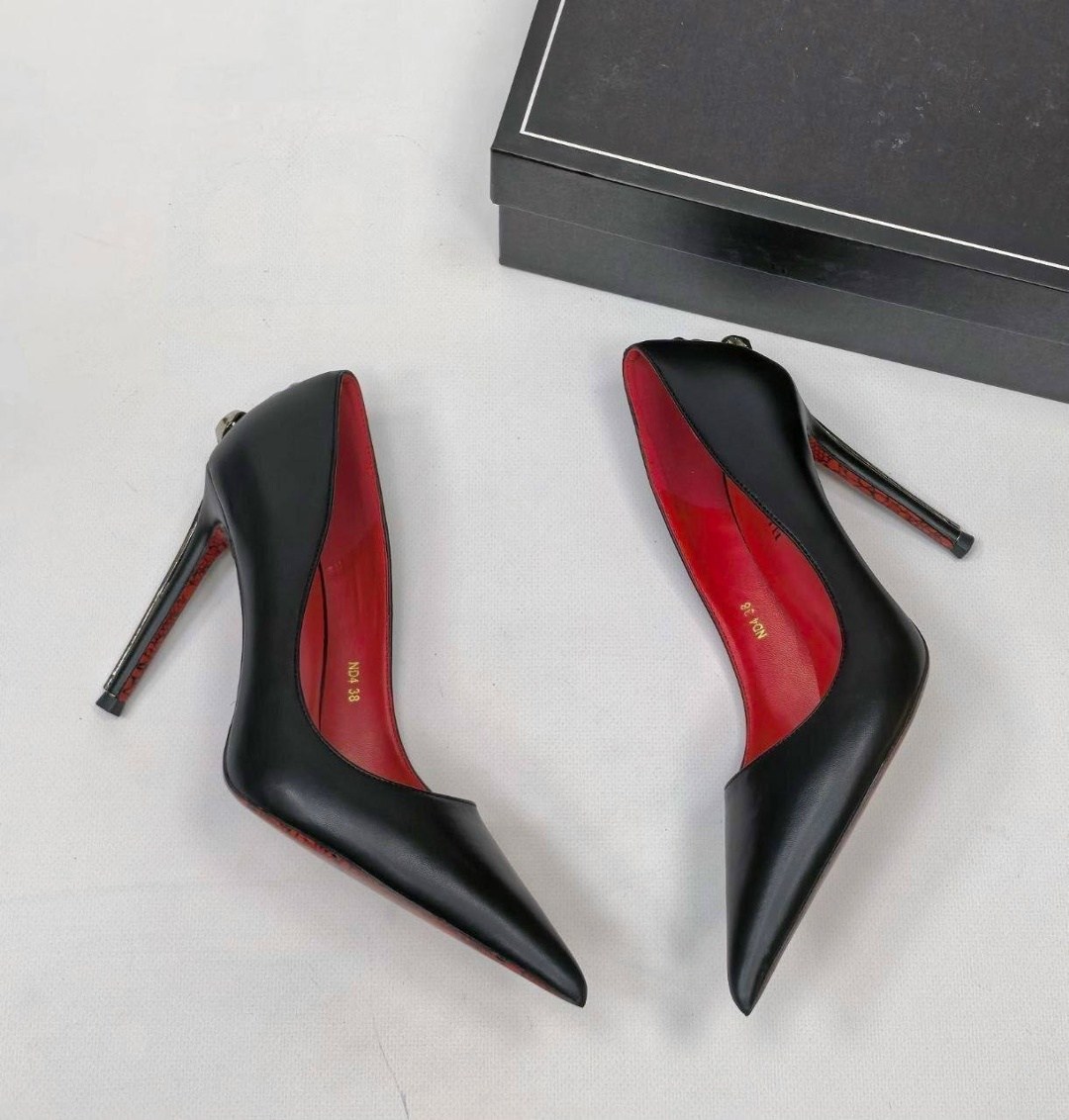 женские ножки на каблуках,женские каблуки,stiletto heels,ноги,девушка в туфлях