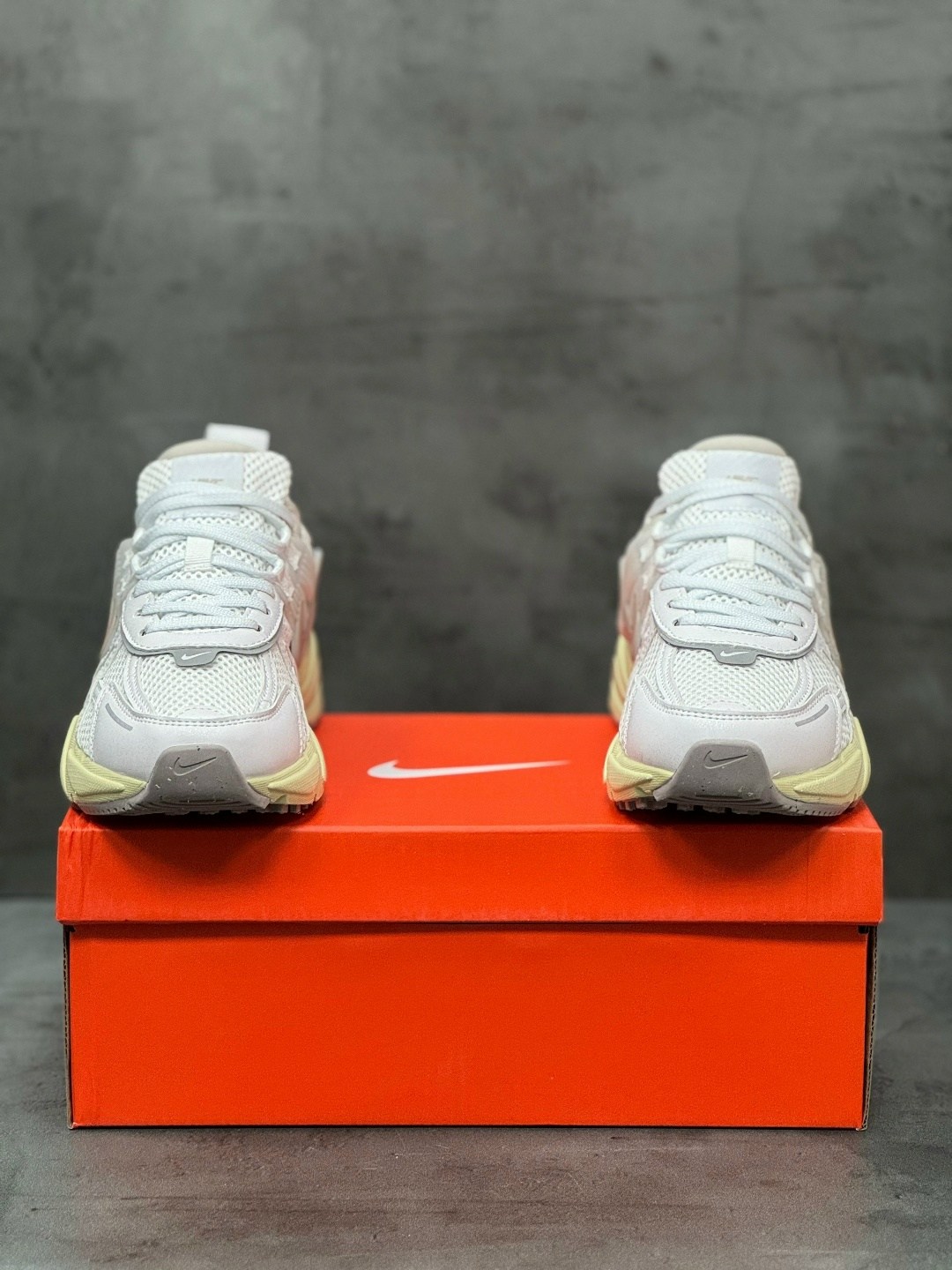 кроссовки nike,кроссовки nike v 2 k run,женские кроссовки nike,кроссовки,кроссовки nike v2k run