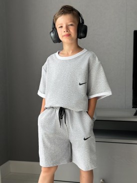 Костюм