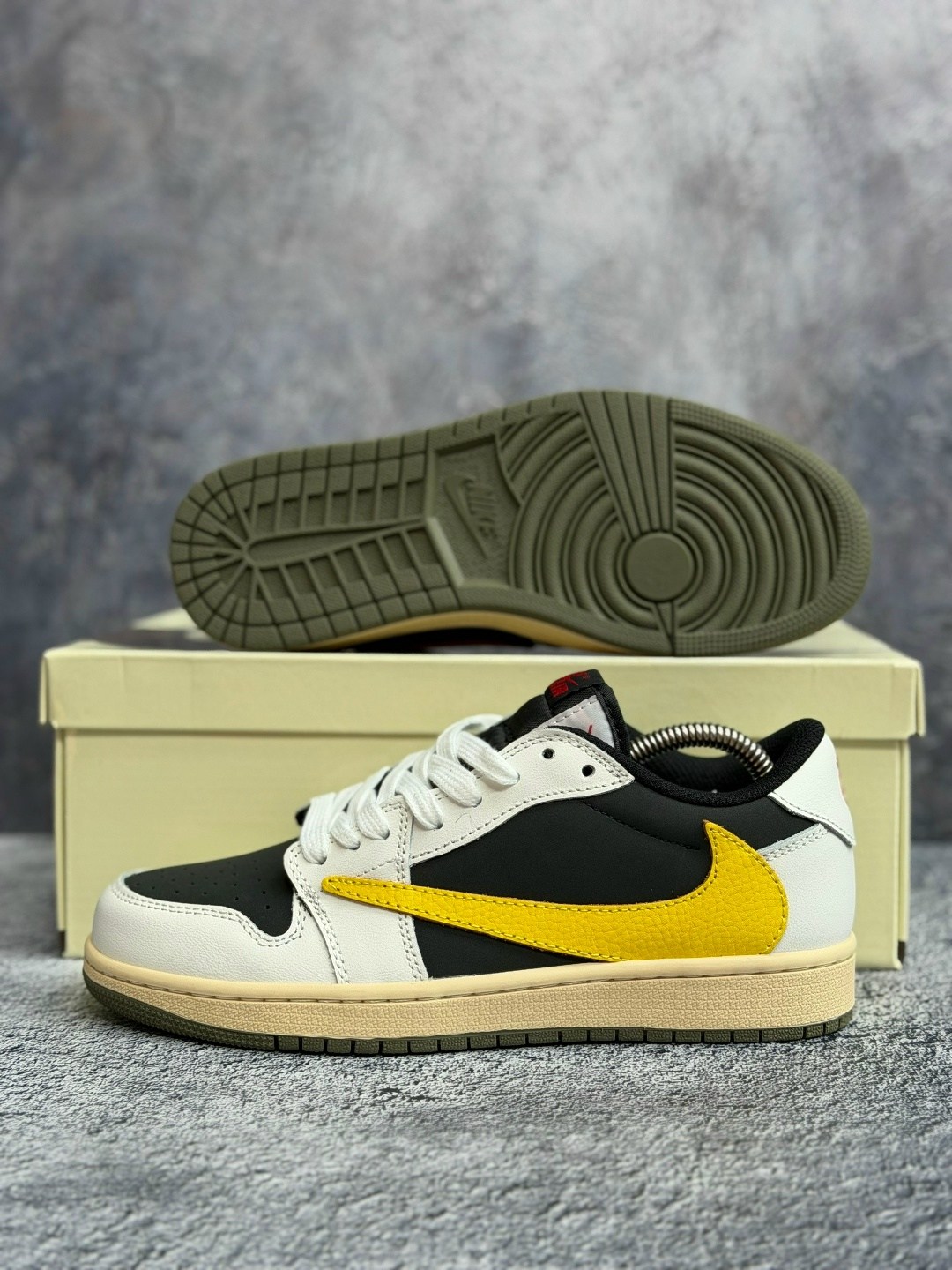 кроссовки nike air jordan 1 low x travis scott,кроссовки nike travis scott air jordan 1 low,кроссовки nike air jordan 1 travis scott,travis scott x air jordan 1 low og,кроссовки