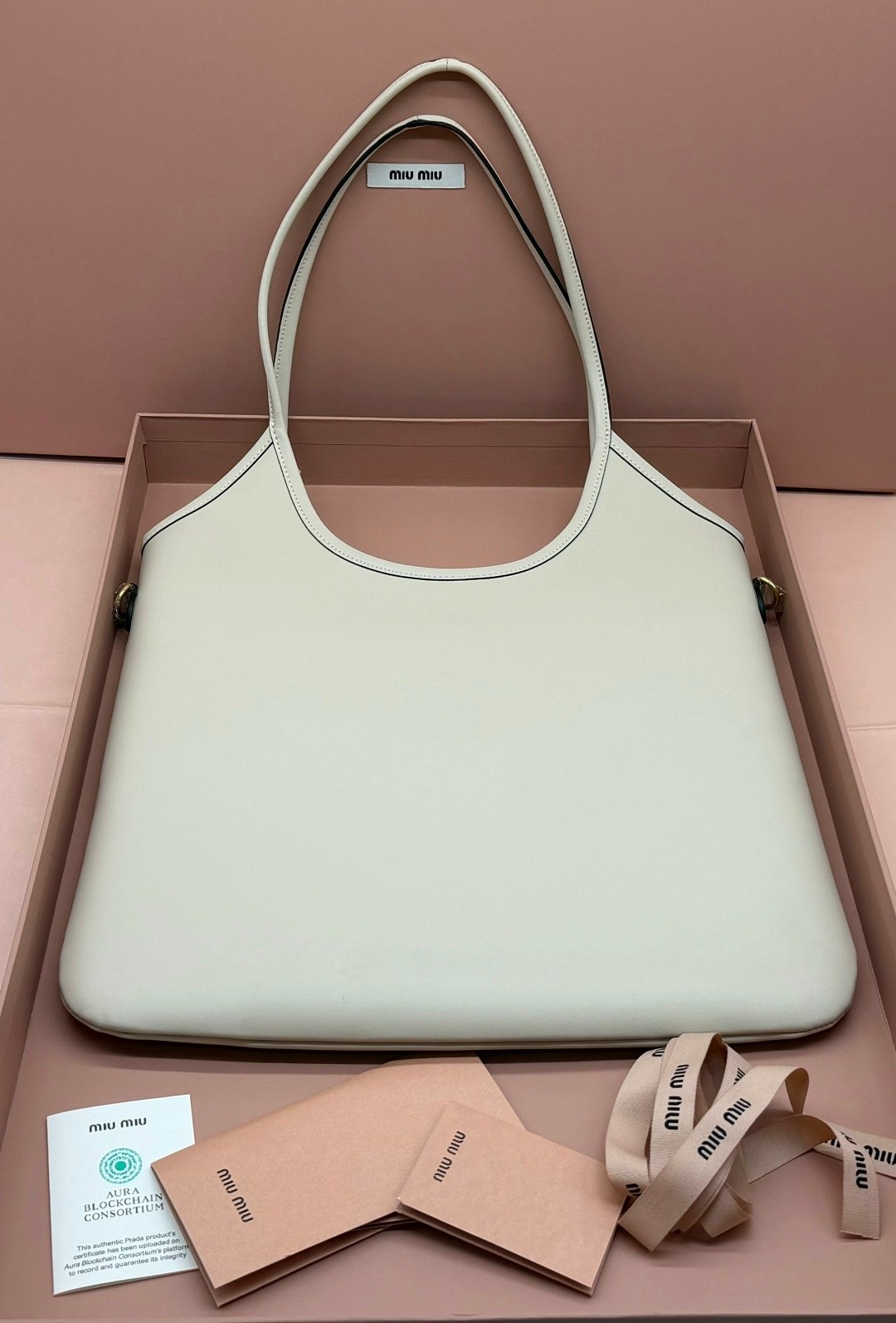 женская сумка miu miu,miu miu сумка,женская сумка,сумка,miu miu сумка на плечо