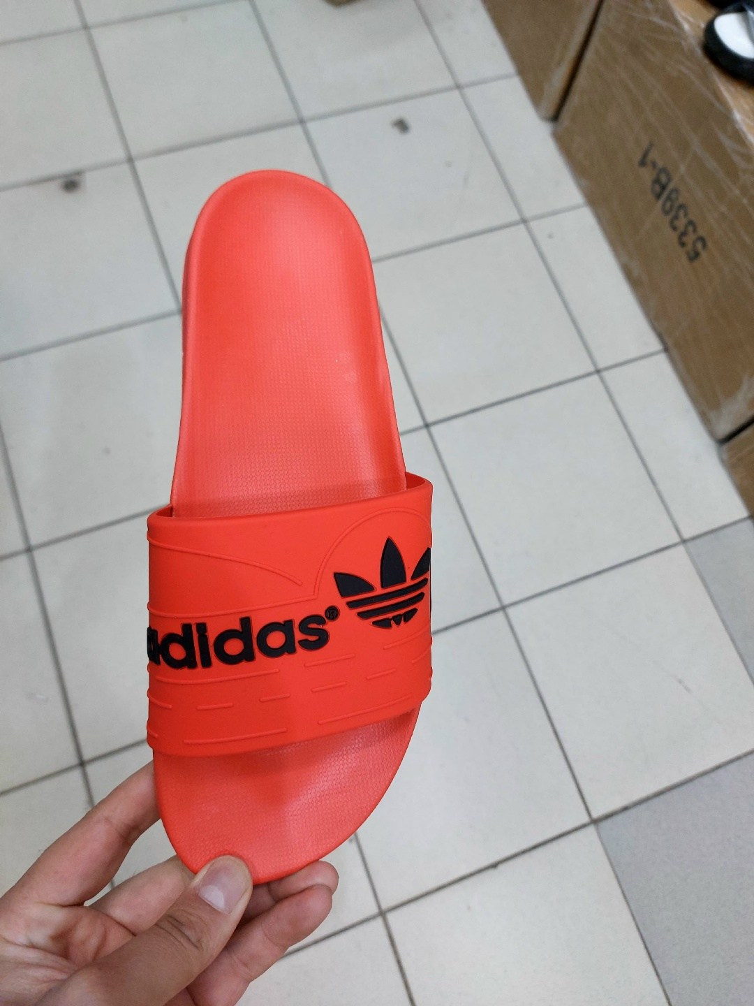 шлепанцы adidas,сланцы adidas,adidas adilette comfort slides,тапки адидас мужские,