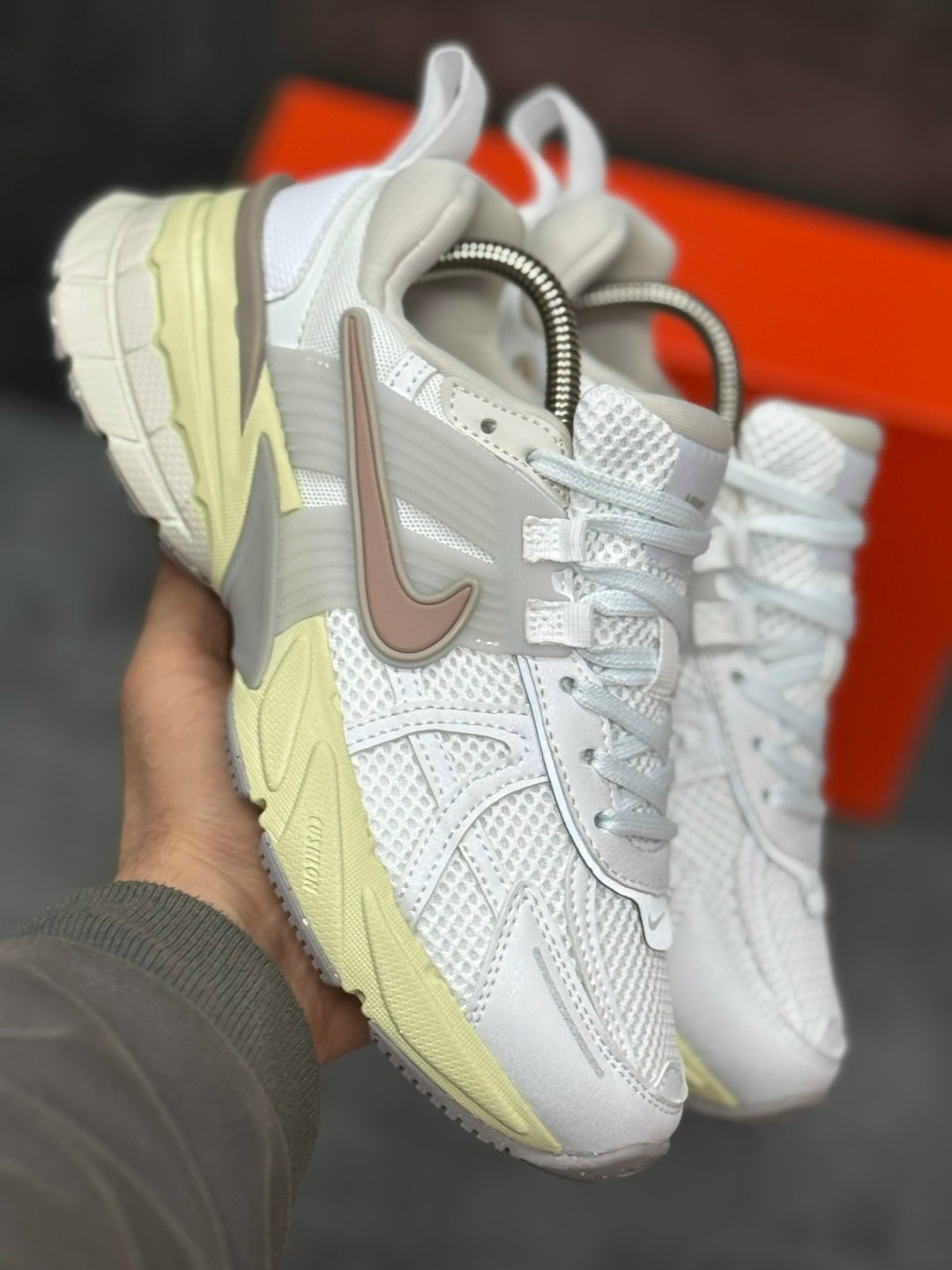 кроссовки nike,кроссовки nike v 2 k run,женские кроссовки nike,кроссовки,кроссовки nike v2k run