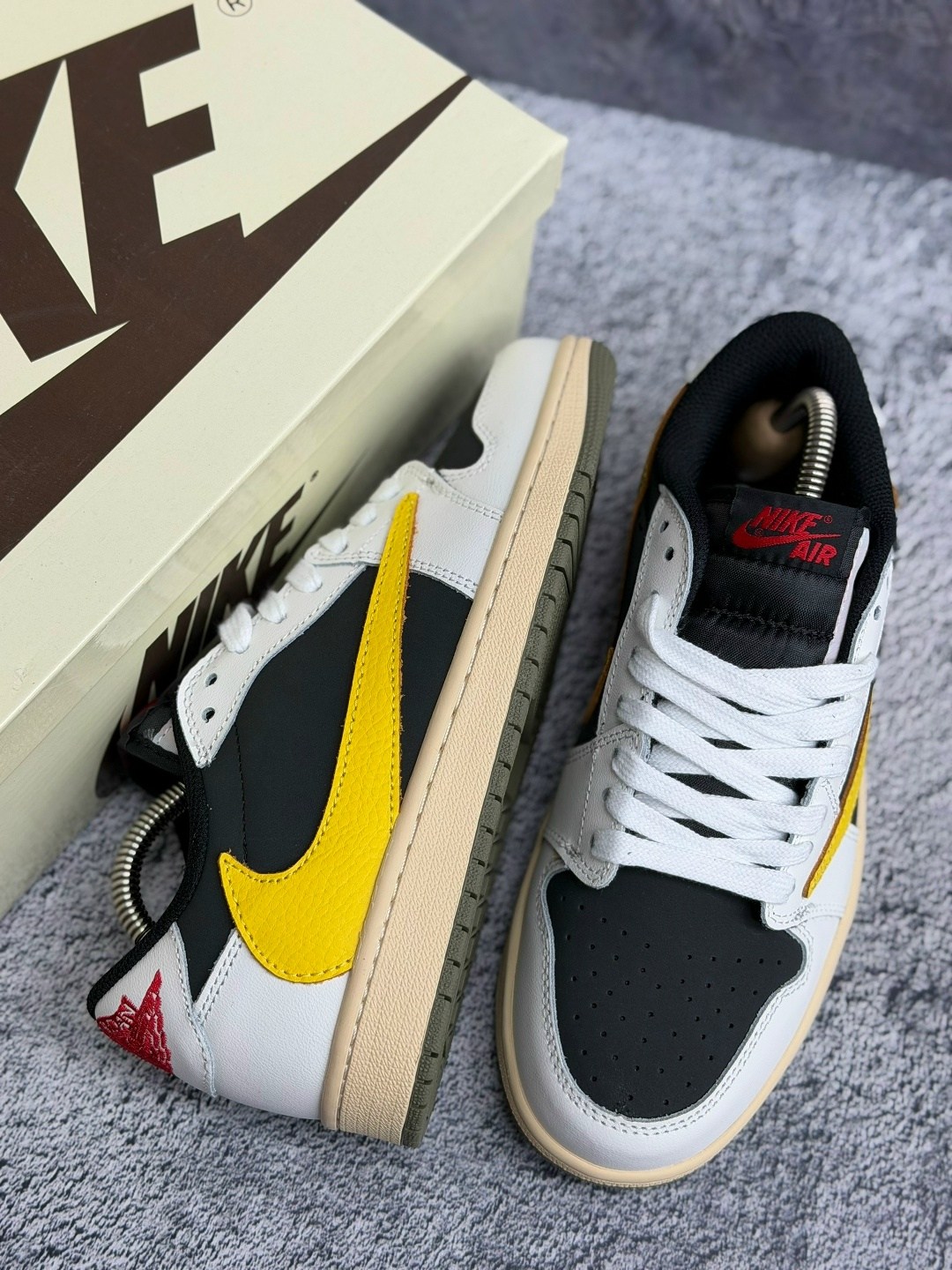 кроссовки nike air jordan 1 low x travis scott,кроссовки nike travis scott air jordan 1 low,кроссовки nike air jordan 1 travis scott,travis scott x air jordan 1 low og,кроссовки