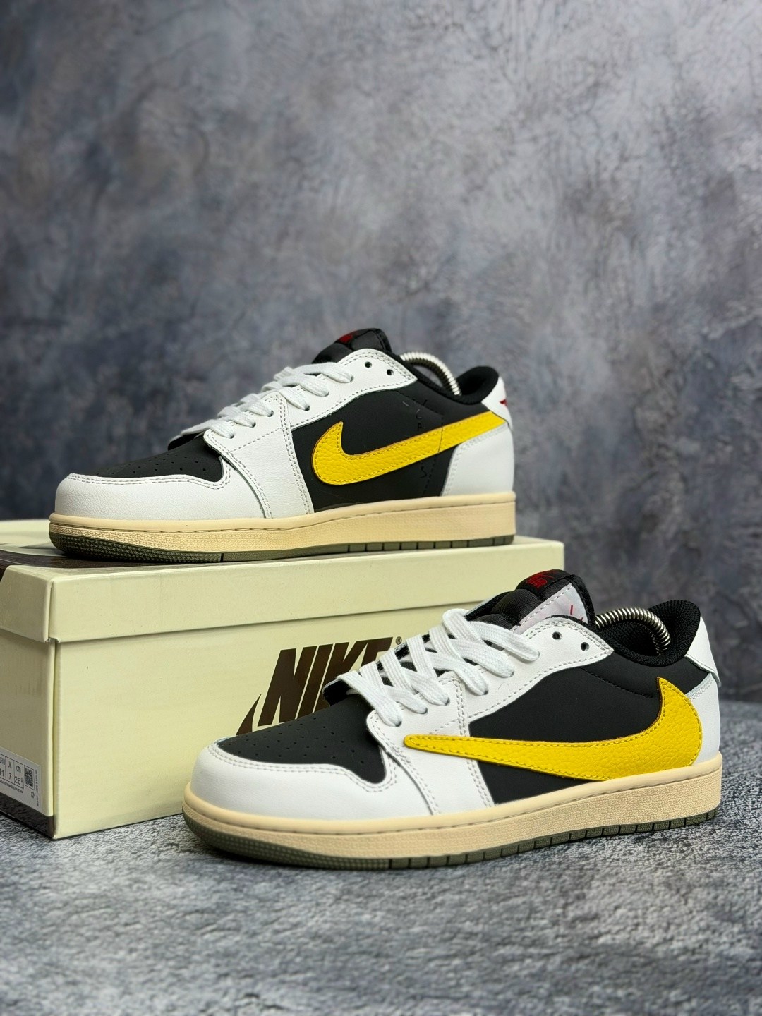 кроссовки nike air jordan 1 low x travis scott,кроссовки nike travis scott air jordan 1 low,кроссовки nike air jordan 1 travis scott,travis scott x air jordan 1 low og,кроссовки
