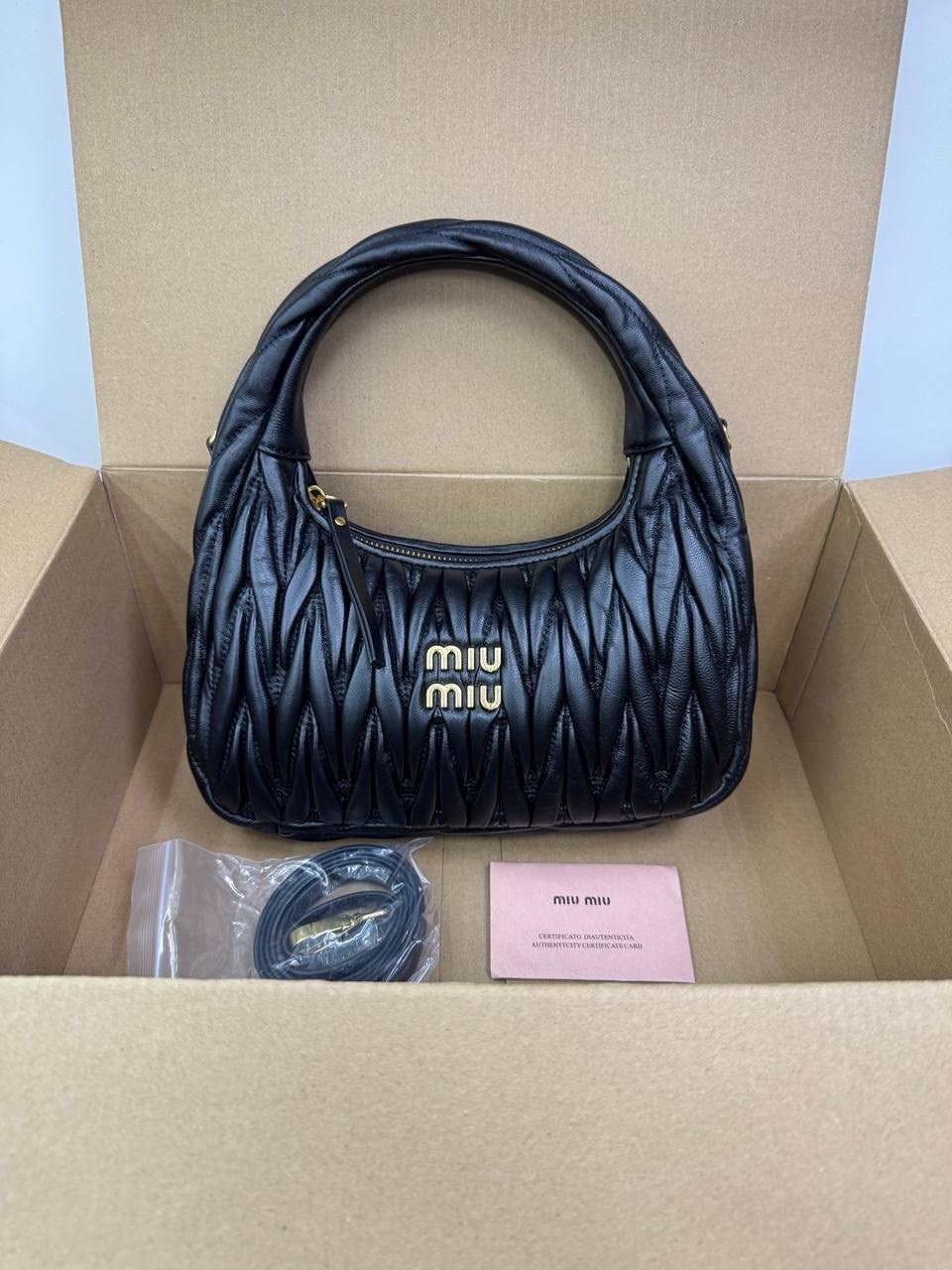 сумка miu miu,сумка женская miu miu,сумка miu miu оригинал,miu miu сумка на плечо,сумка miu miu черная